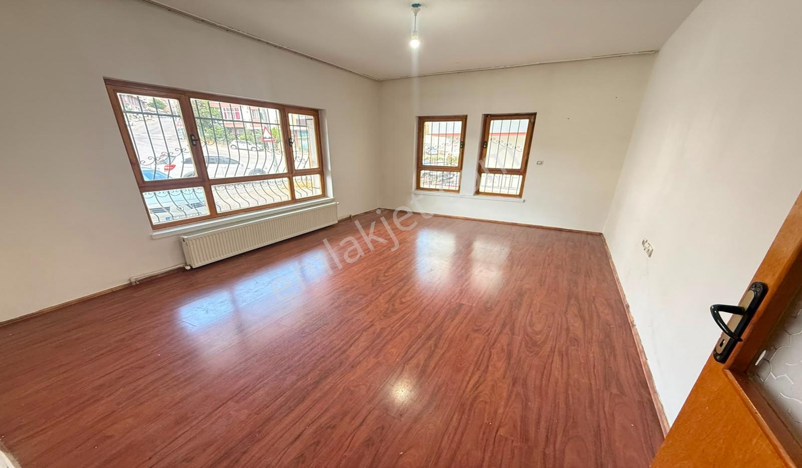 Bademlik Merkezde 2+1 Yüksek Giriş Altında Daire Var Kiralık - Görsel 15