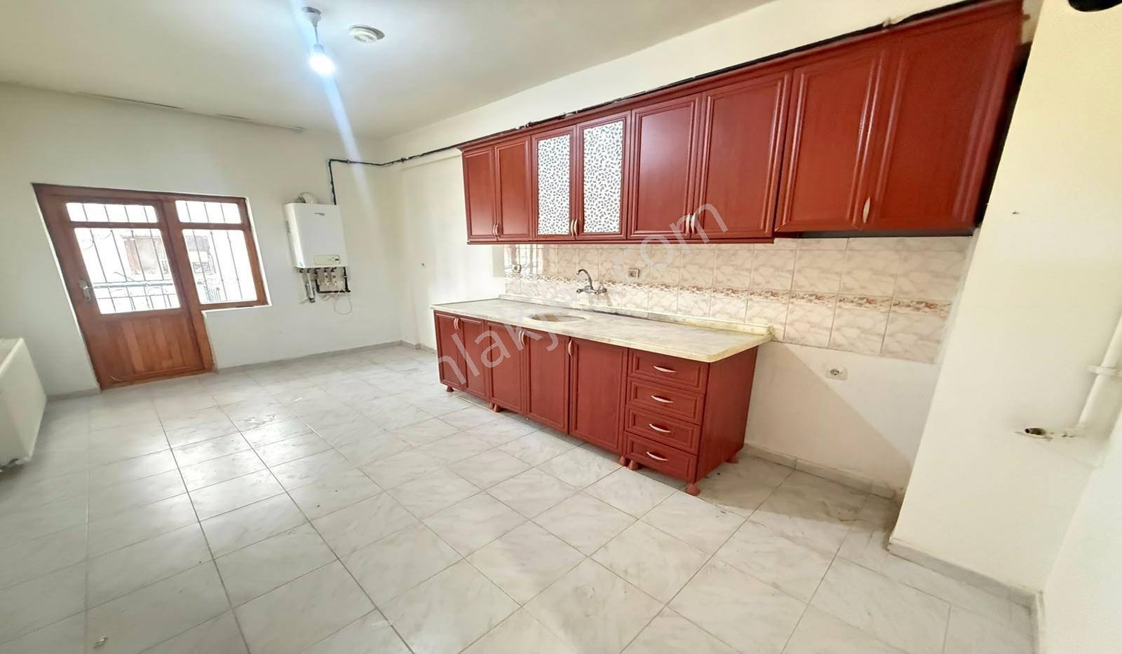 Bademlik Merkezde 2+1 Yüksek Giriş Altında Daire Var Kiralık - Görsel 25