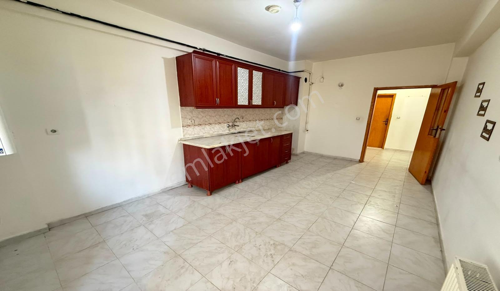 Bademlik Merkezde 2+1 Yüksek Giriş Altında Daire Var Kiralık - Görsel 12
