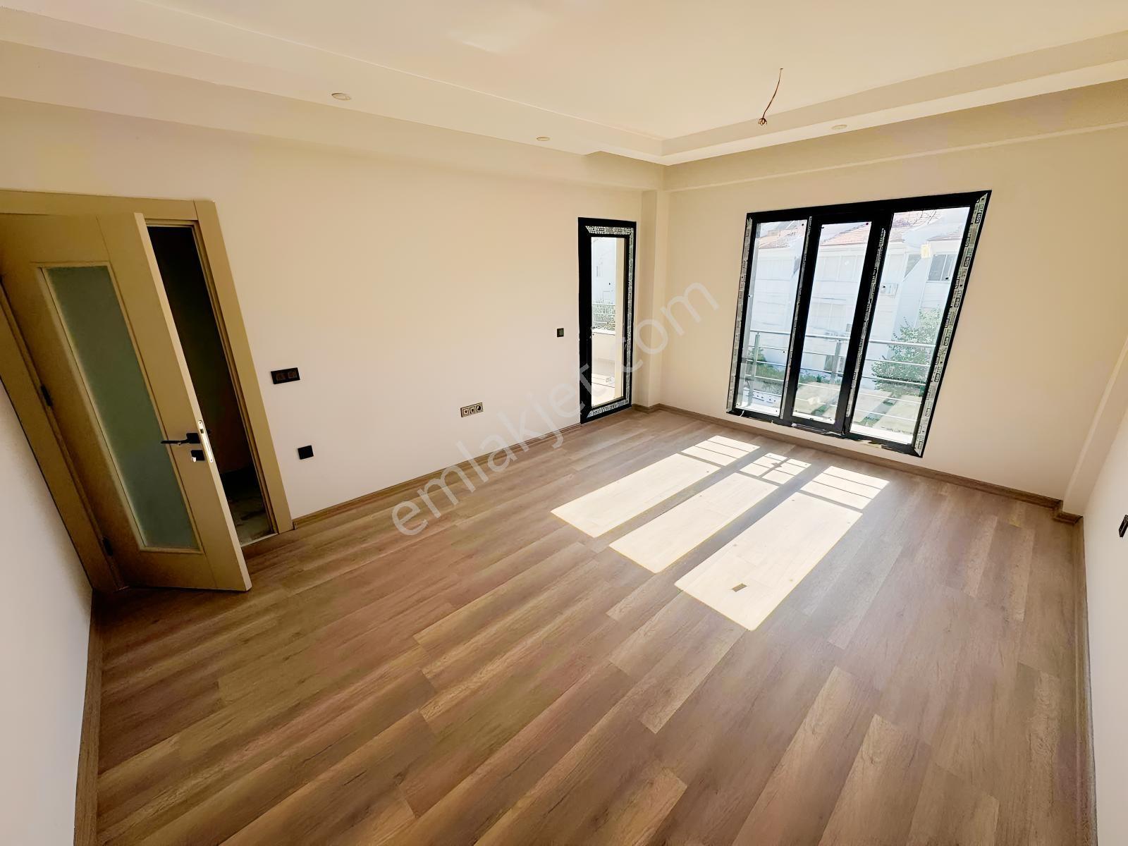 Güçlü Kardeşler Denize 200 Metre Özellikli Site Lüks 2+1 Daire - Görsel 15