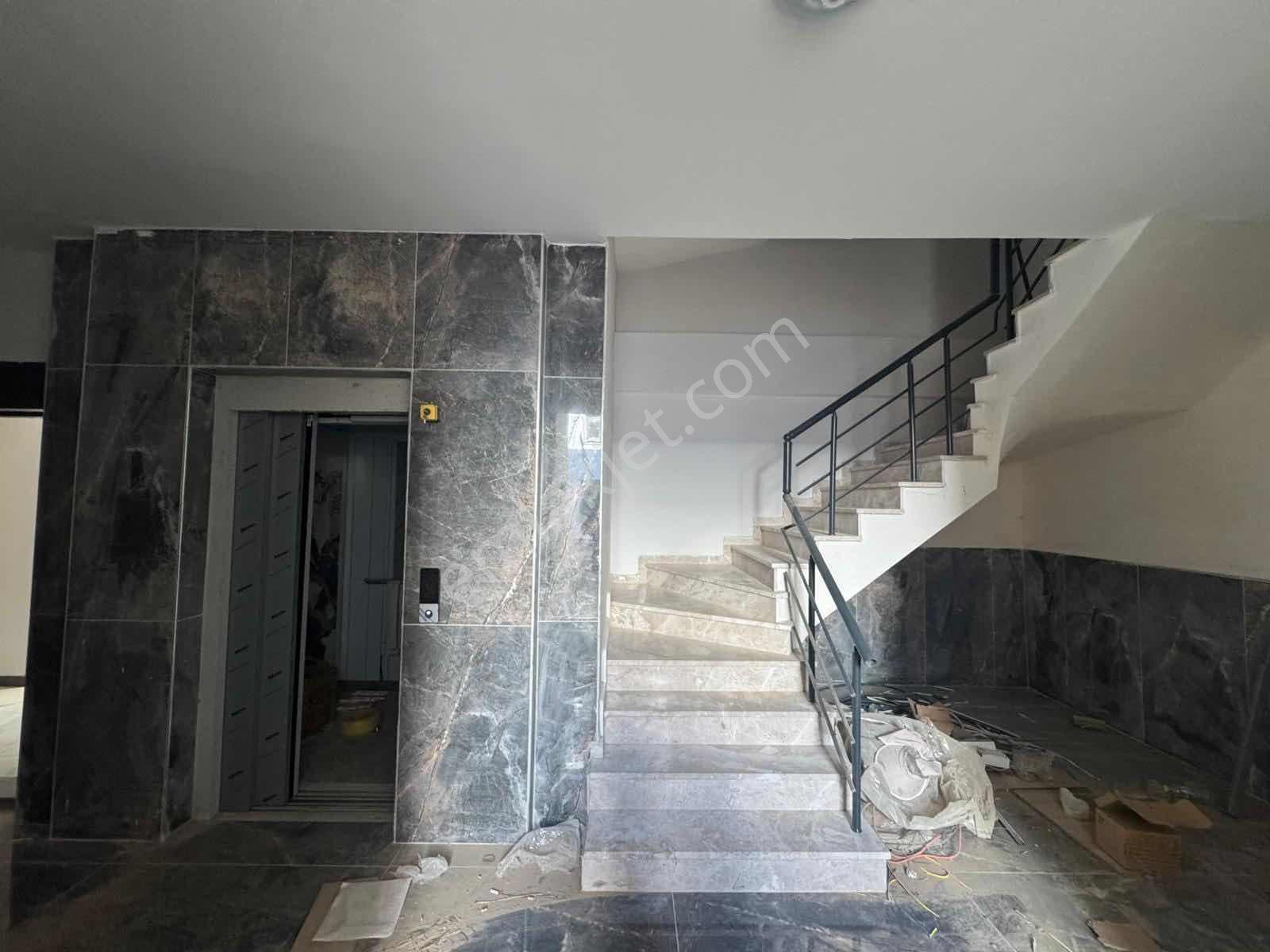 Güçlü Kardeşler Denize 200 Metre Özellikli Site Lüks 2+1 Daire - Görsel 22