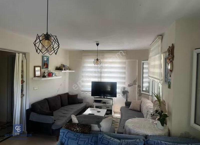 Karaburun İskele De Geniş Bahçeli Müstakil Villa Satılık - Görsel 3