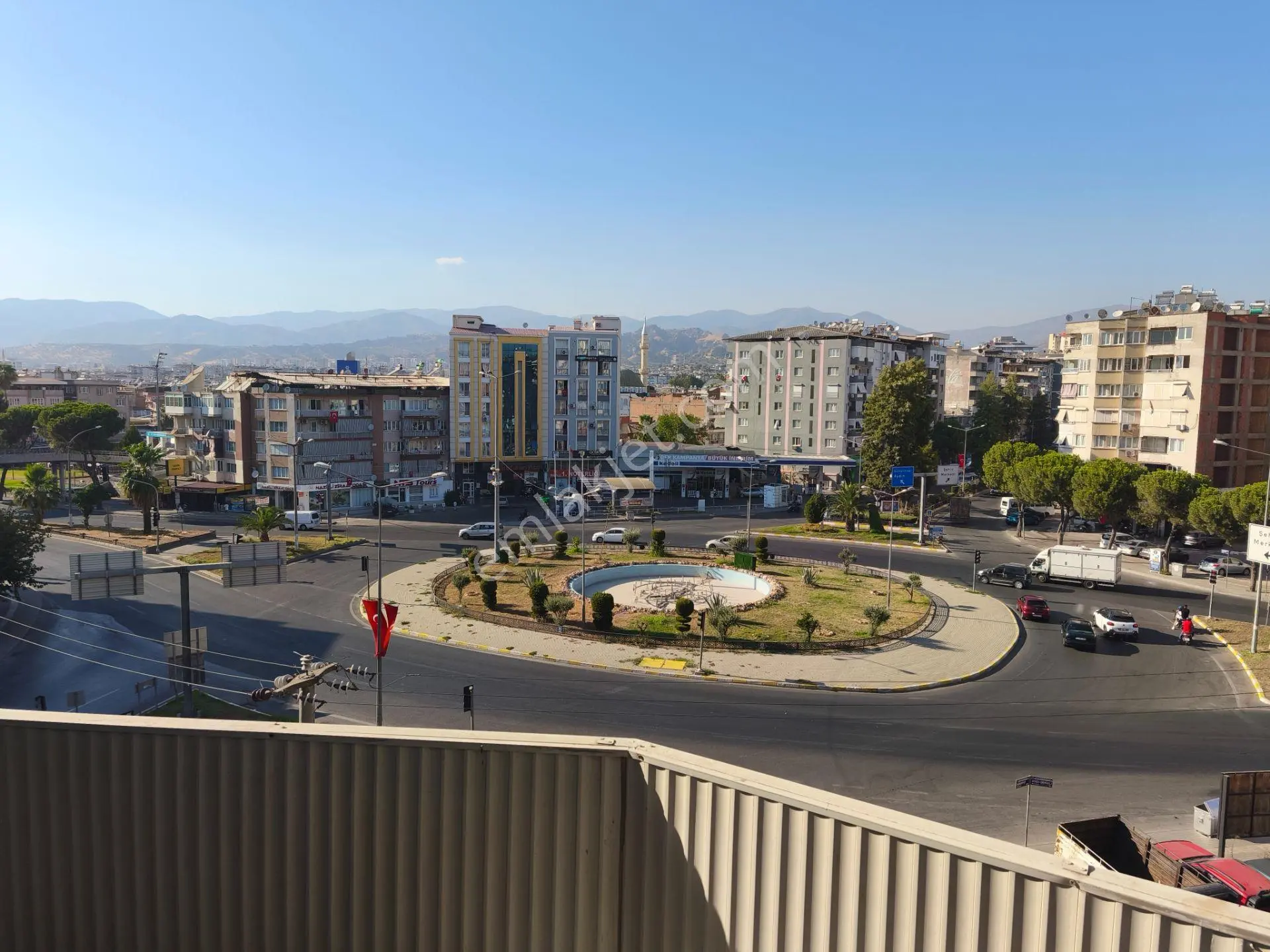 Nazilli Dört Yol'da Çok Geniş 3+1 Daire / Prestijli Ofis Adayı