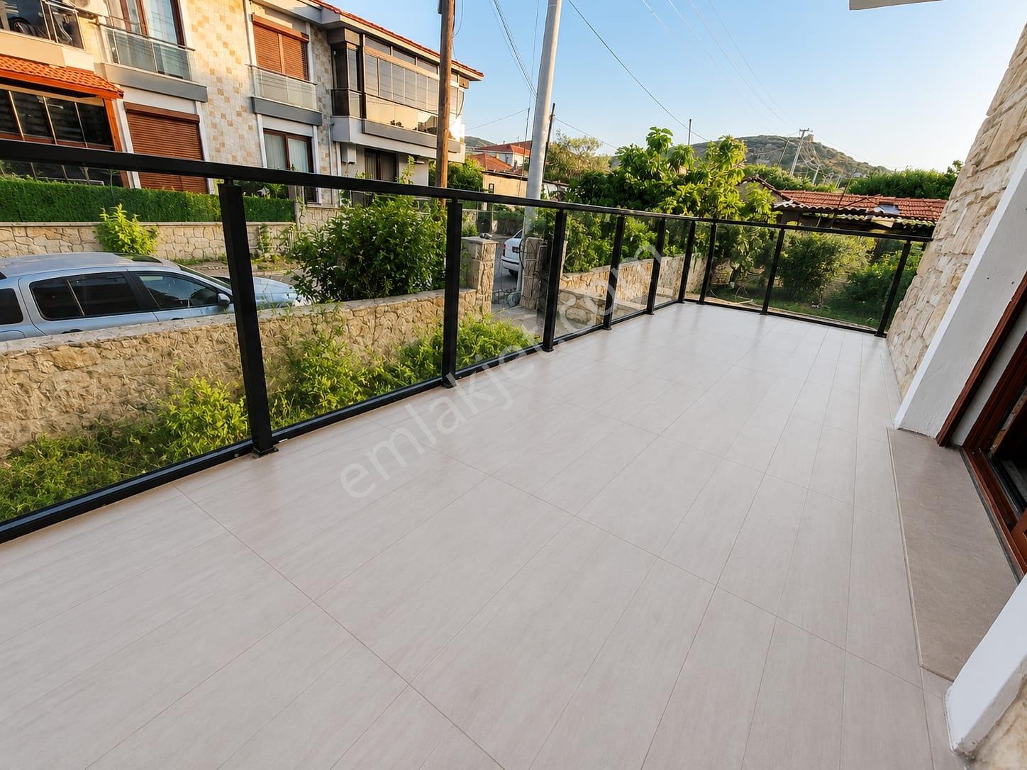 Foça Yenibağarası Mah. Kiralık 2+1 Bahçe Katı Daire - Görsel 25