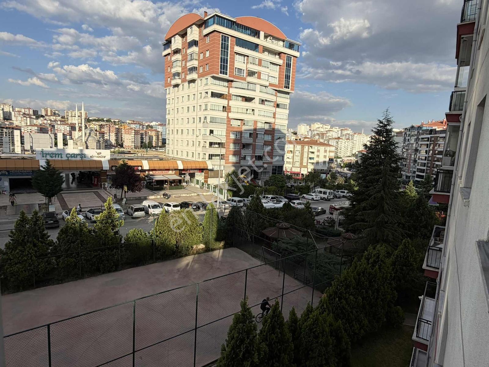 Ahi Mesutta Site İçerisinde Arakat Ön Cephe Satılık 3+1 Daire - Görsel 12