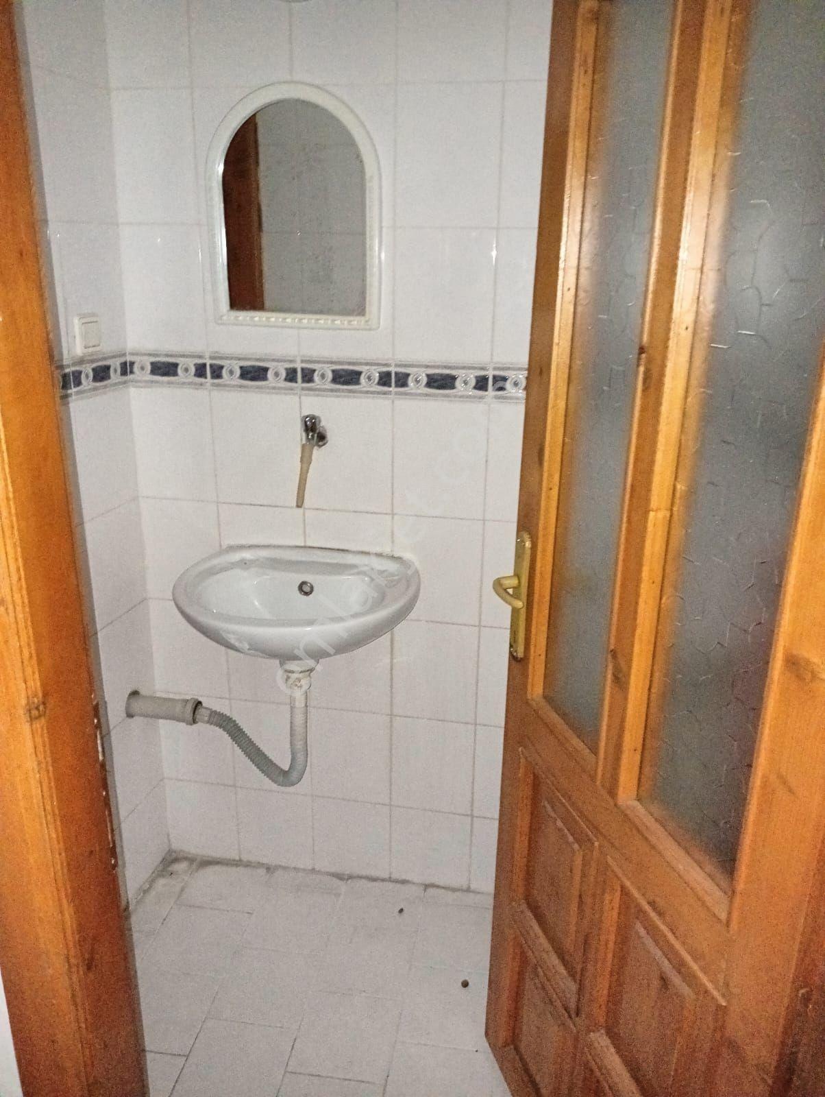 Wisrem'den Teyyaredüzü Mh Merkezi Konumda Kiralık Geniş 3+1 Daire - Görsel 35