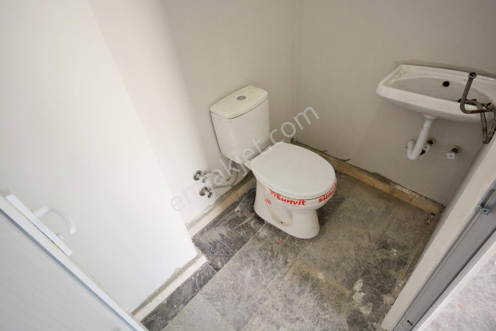 Hikmetyar Cad. De Ön Kullanım Hakkı Olacak Kiralık Dükkan - Görsel 14