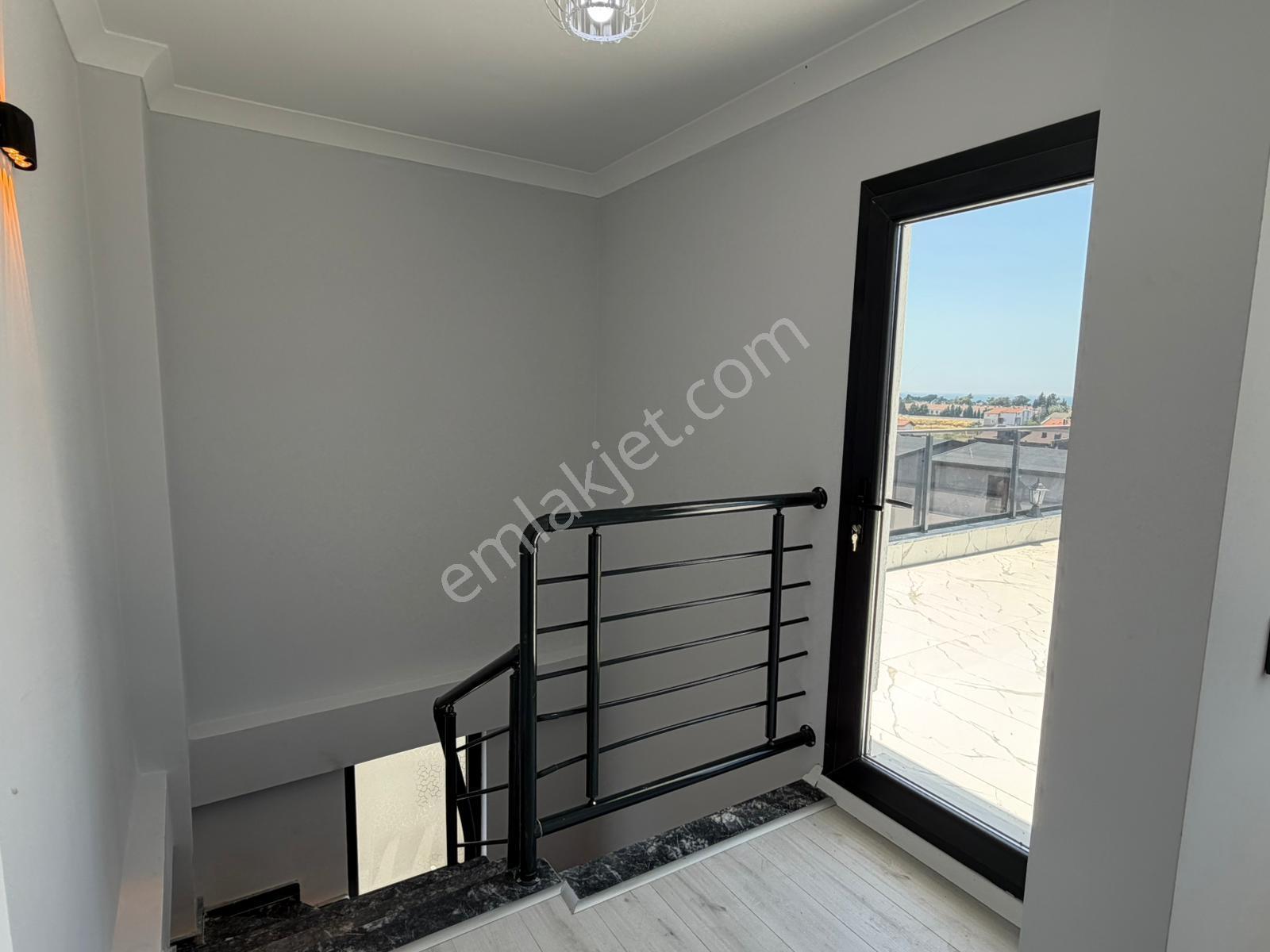 Tekirdağ Yeniçiftlik Te Deniz Manzaralı Ultra Lüks 4 Katlı Villa - Görsel 2