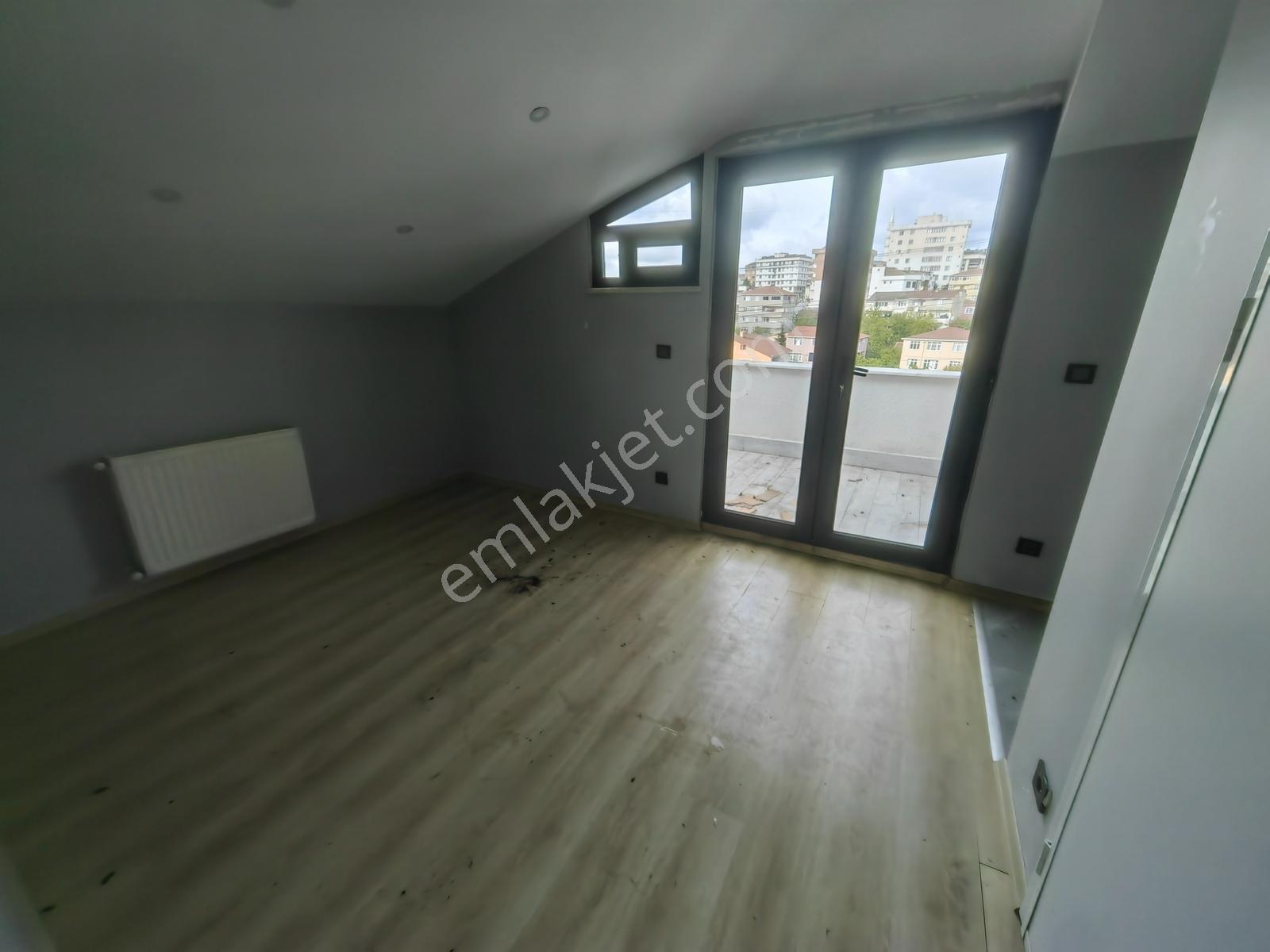 Mimarsinan Mah. De Cad Üzeri 4+1 Çift Banyolu Kiralık Çatı Duble - Görsel 14