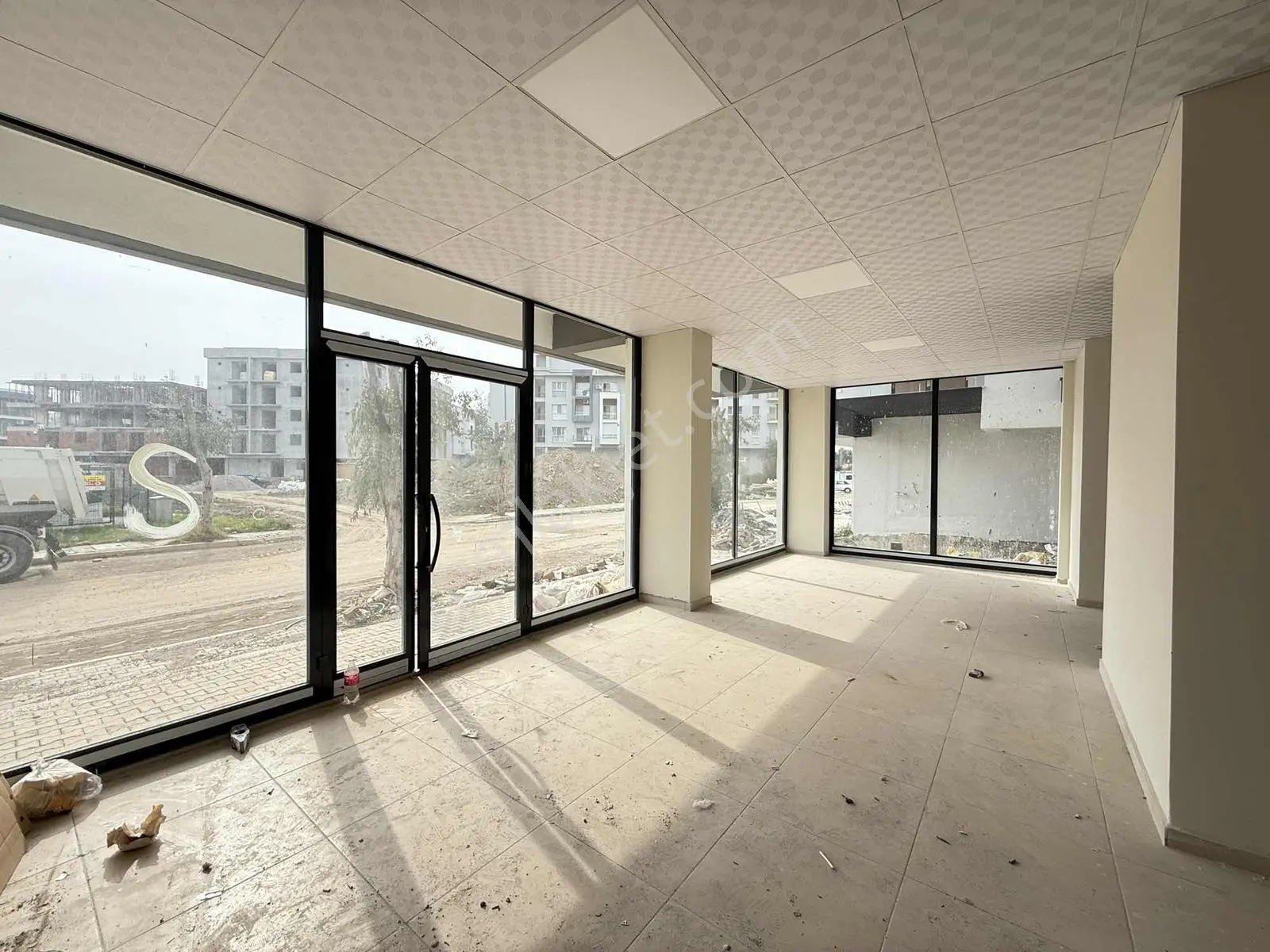 Seyrek Asma Tavanlı, 120 M2 Dükkan+depo!