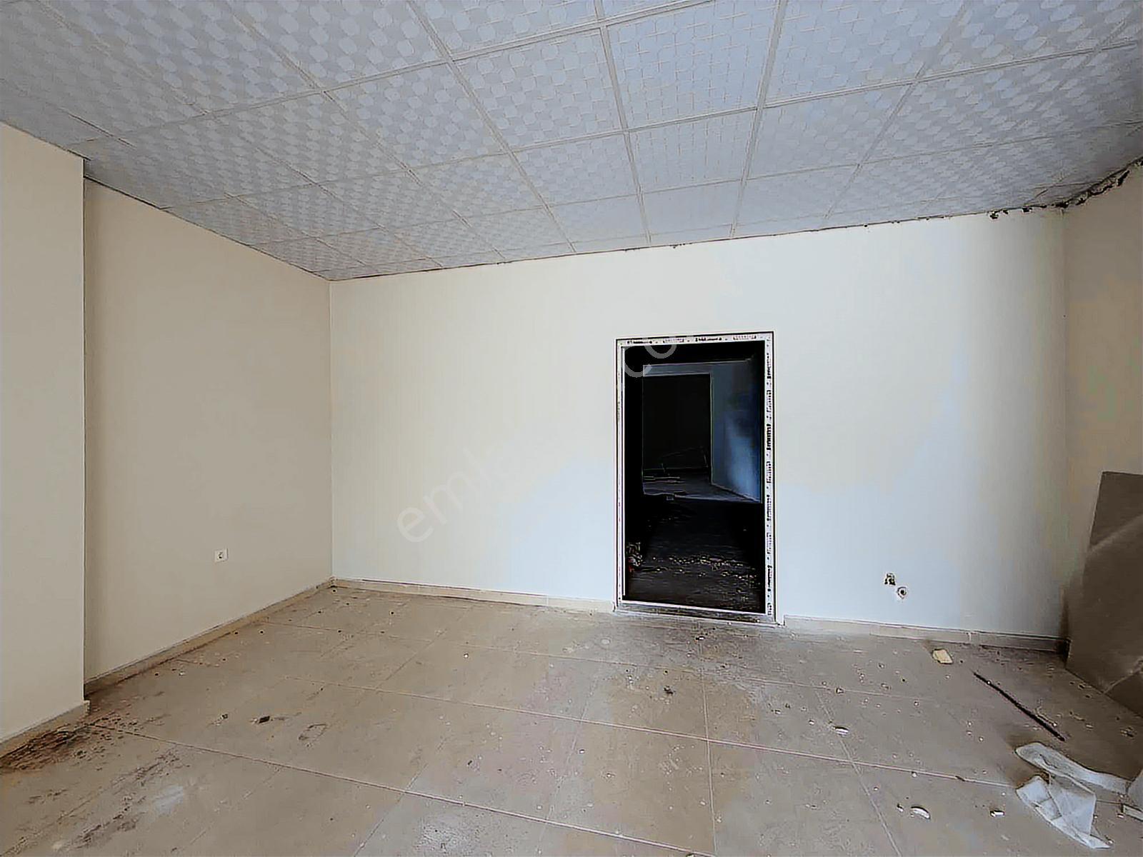 Seyrekte 325 M², Çift Cepheli Geniş Kiralık Dükkan! - Görsel 8