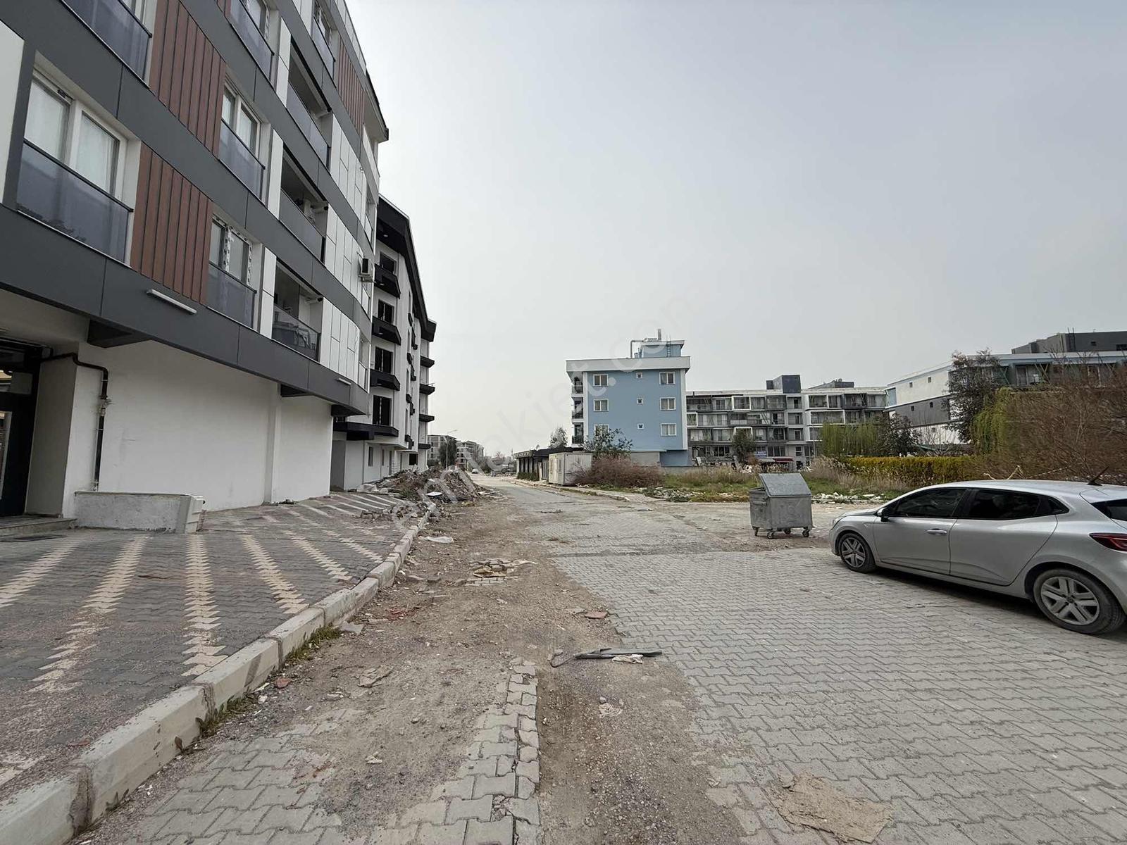 Seyrekte 325 M², Çift Cepheli Geniş Kiralık Dükkan! - Görsel 17