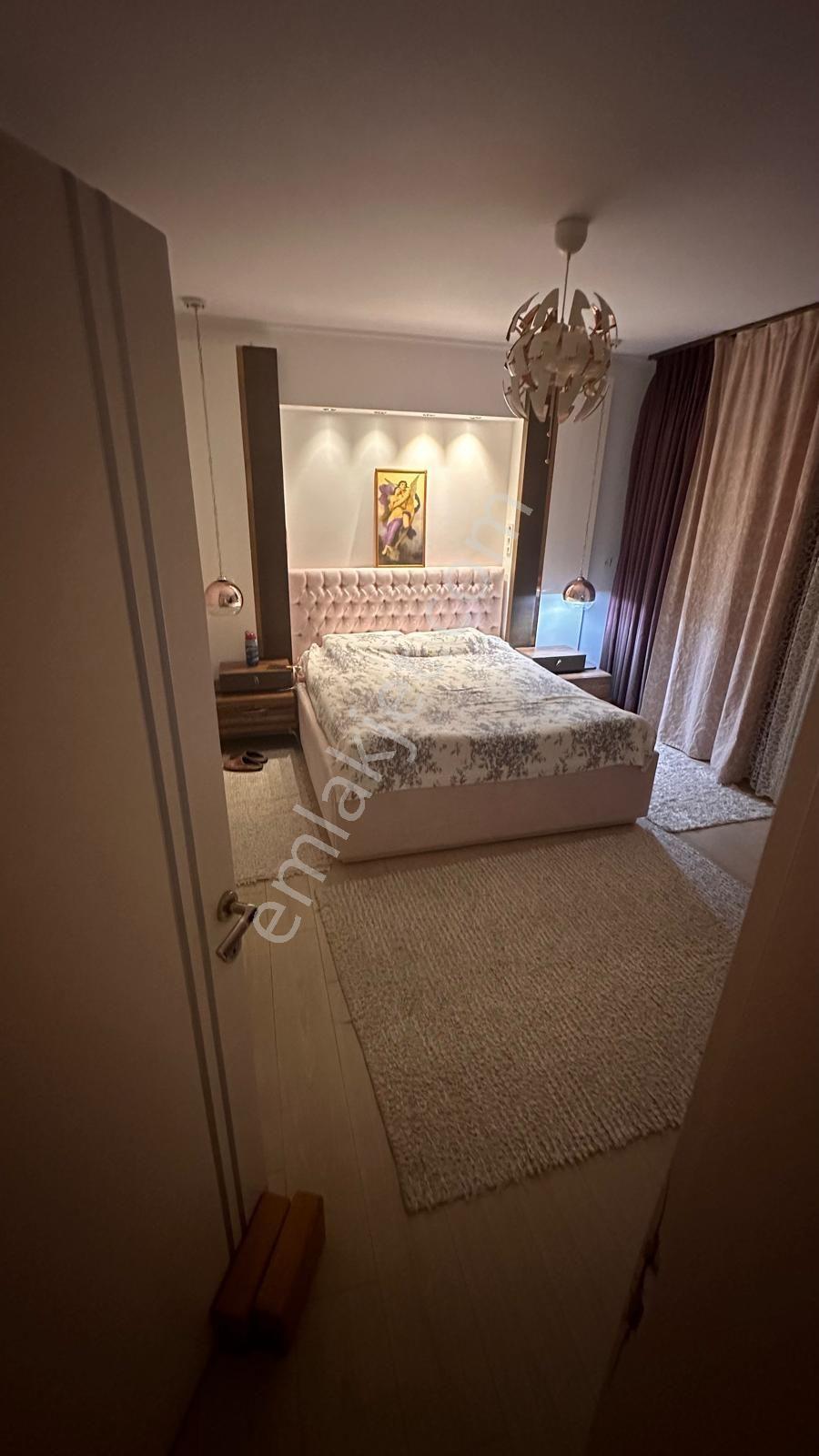 Güzelyalıda Eşyalı Deniz Manzaralı Müstakil Villa - Görsel 23