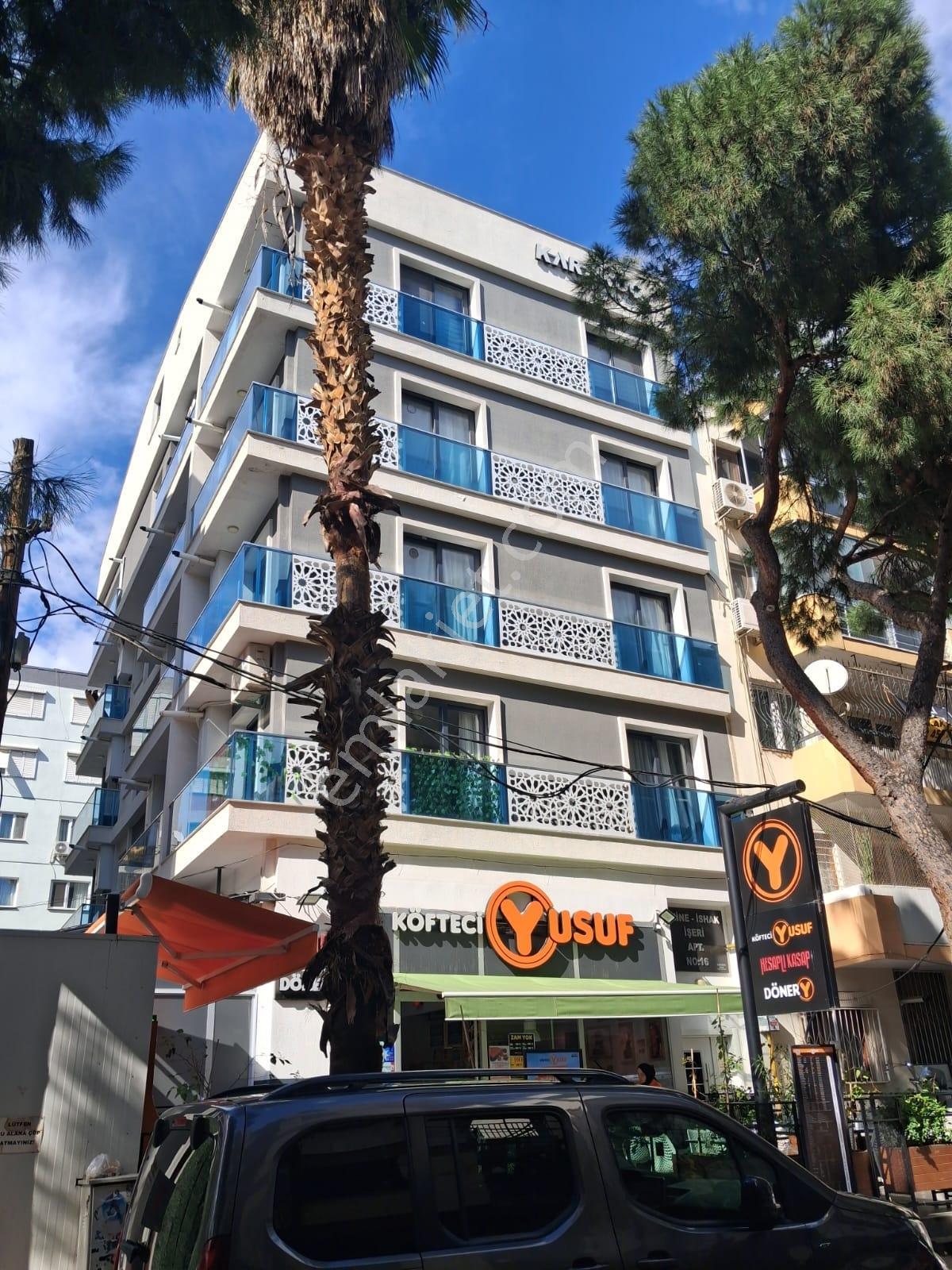 Bornova Küçükpark'ta Yeni Bina Satılık 1+1 Daire