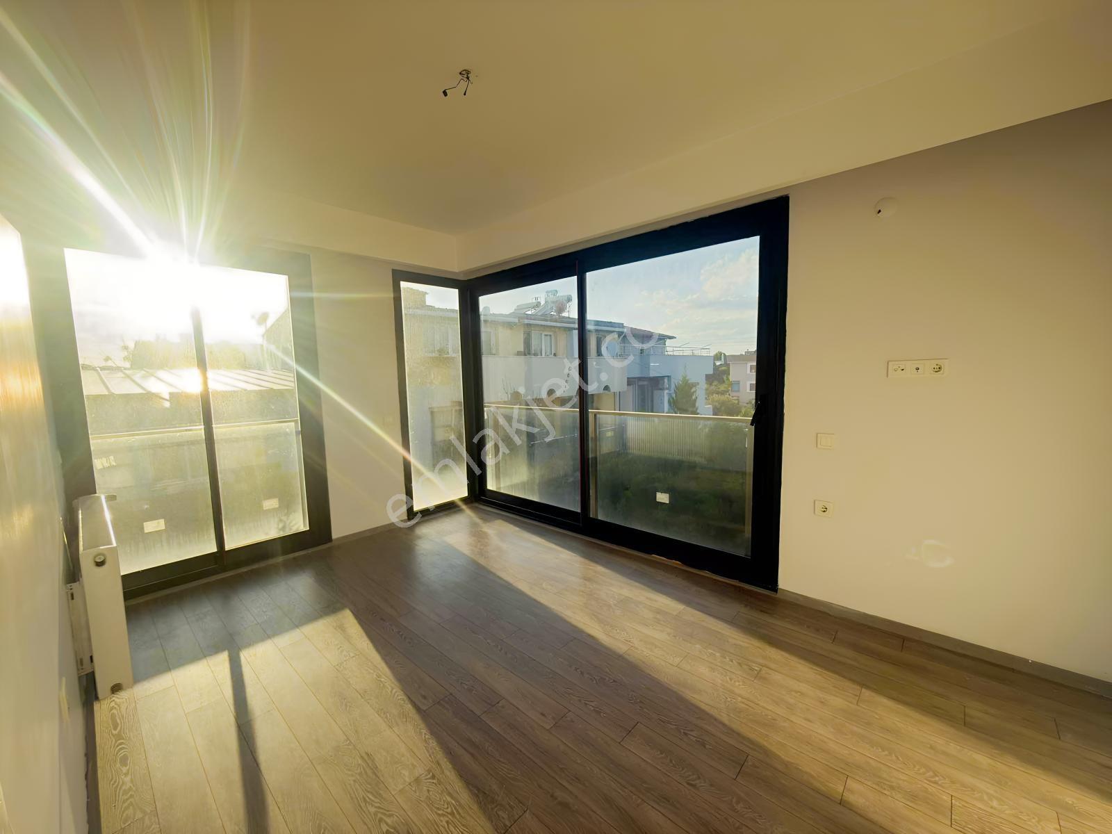 Urla Çamlıçayda 4+1 Kiralık Tripleks Villa - Görsel 5