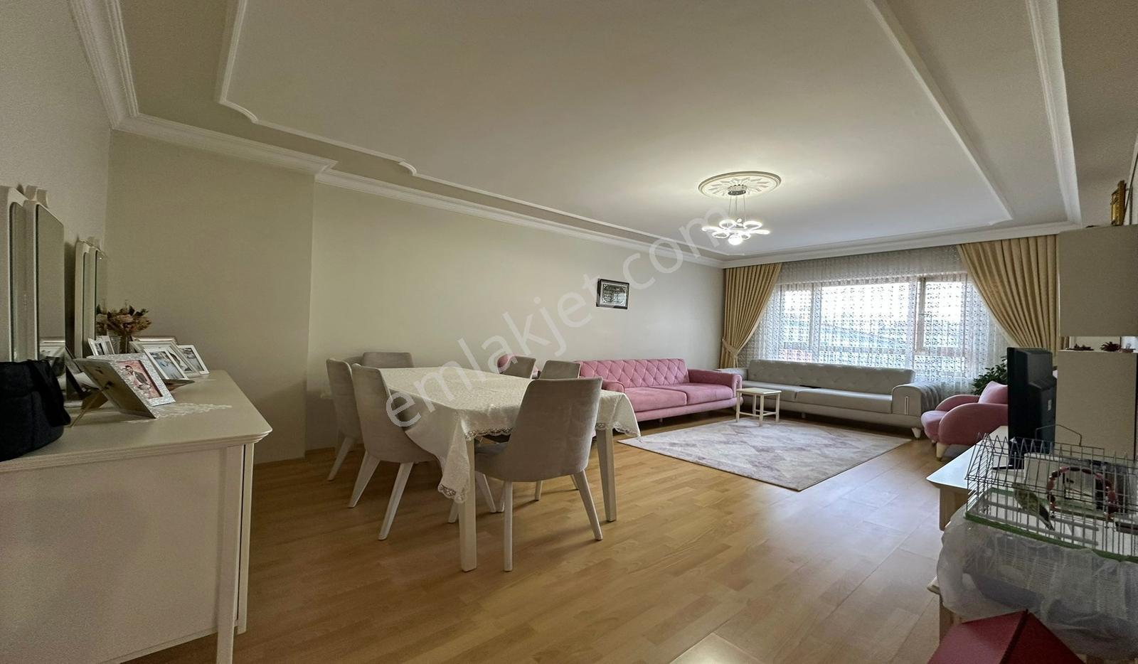 Osmangazi'de 3+1 Asansörlü Ebeveyn Banyolu Cadde Yakını Kök Tapu - Görsel 3