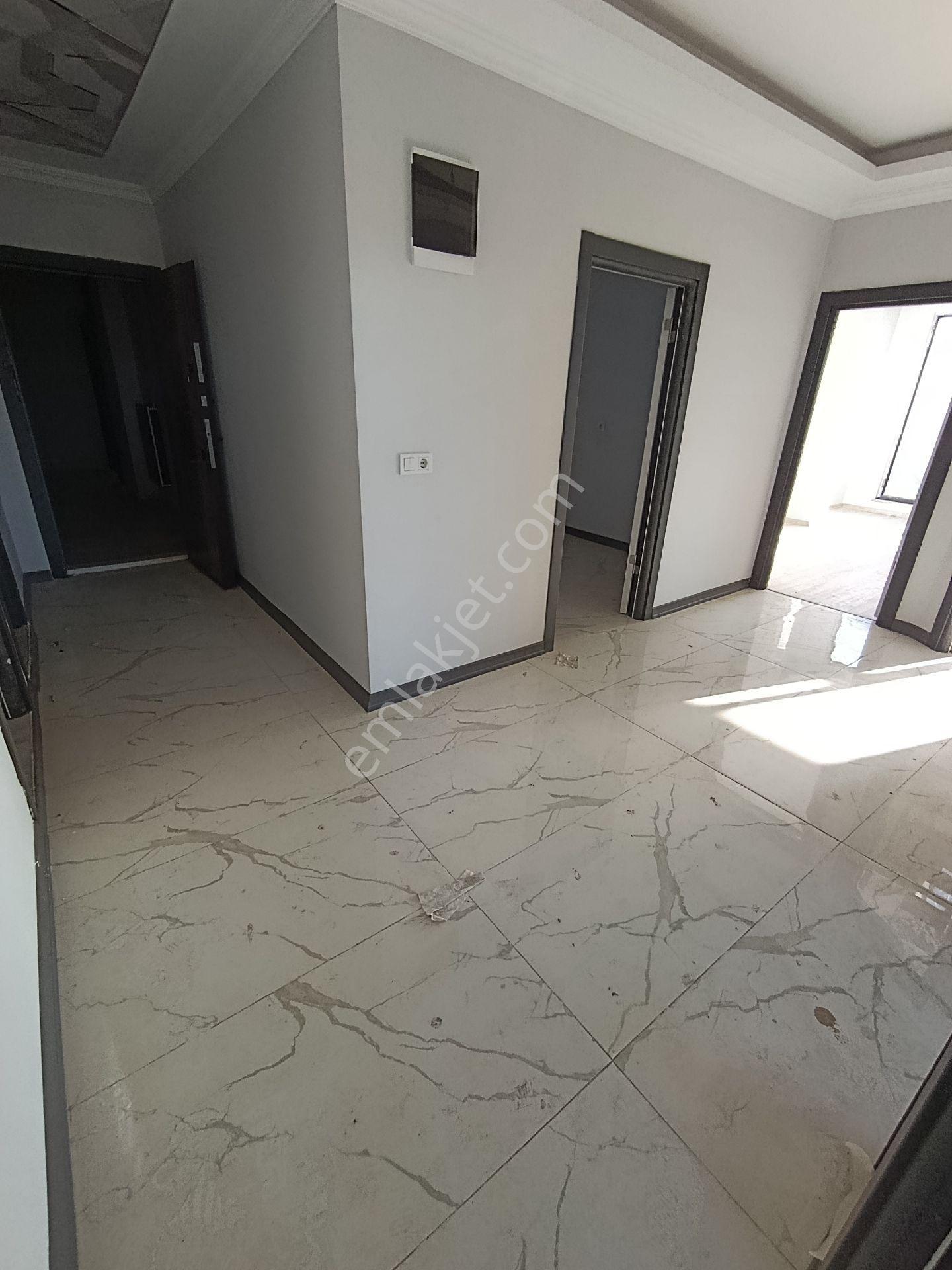 Arnavutköy Boğazköy Yunus Emre'de Cadde Üzeri Satılık 5+2 Çatı Kat Dubleks Daire - Görsel 6