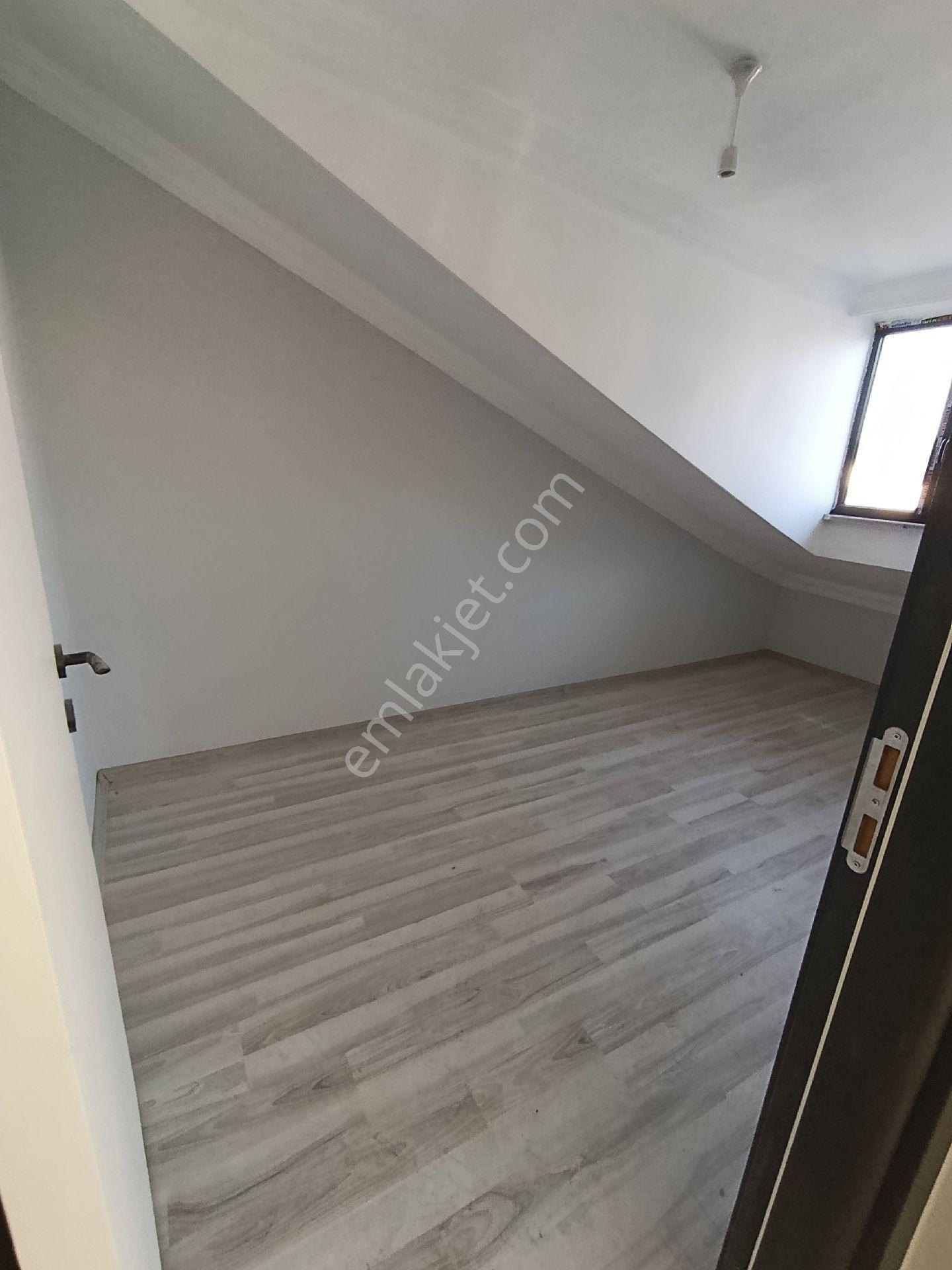 Arnavutköy Boğazköy Yunus Emre'de Cadde Üzeri Satılık 4+2 Çatı Kat Dubleks Daire - Görsel 13