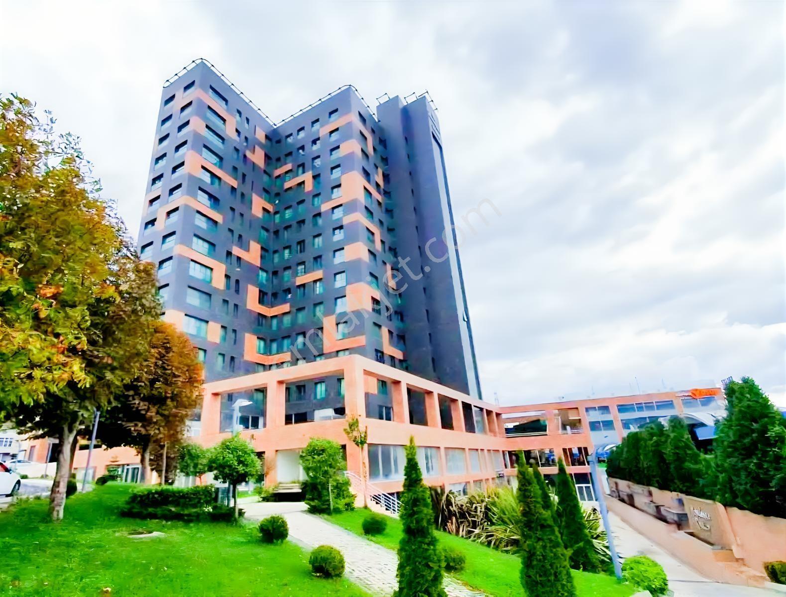 Küçükçekmece Atatürk Mh., Quality Residence'de Kiralık Lüks 2+1