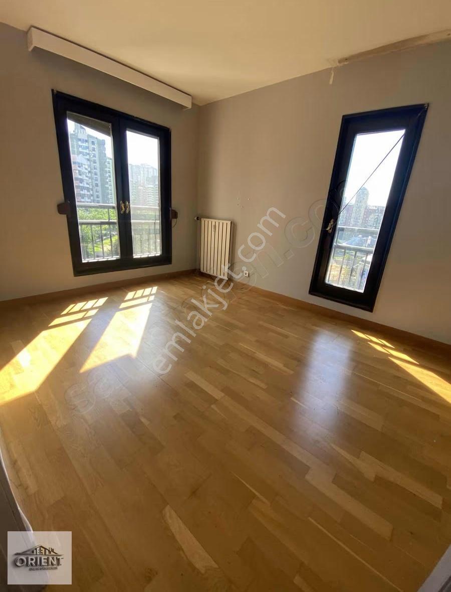 Bahçeşehir Merkez Gül Bloklarında 210 M² Ferah 4+1 Kiralık - Görsel 22