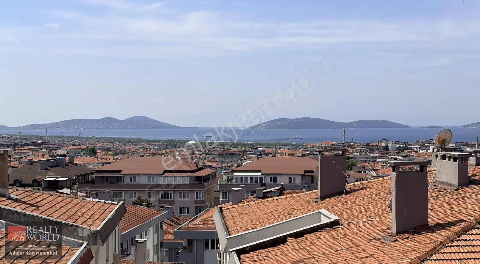 Altıntepe Mahallesinde Satılık Deniz Manzaralı 3+1