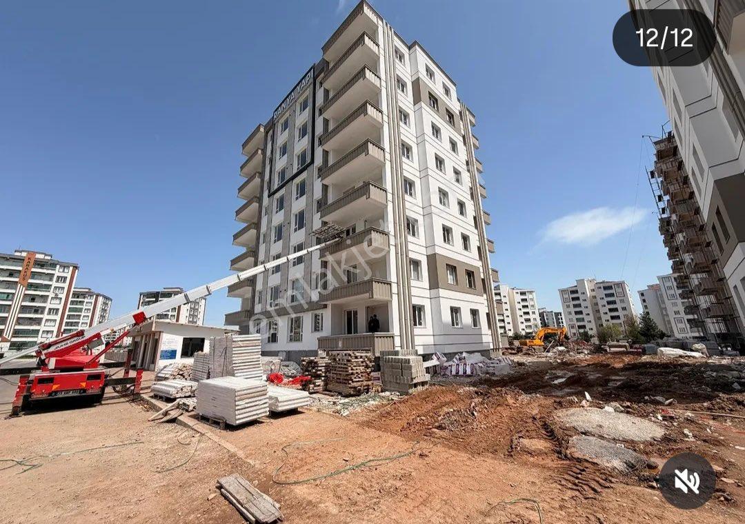 Bağcılar Bölgesi Gökkuşağı Vilaları Arkasında - Görsel 8