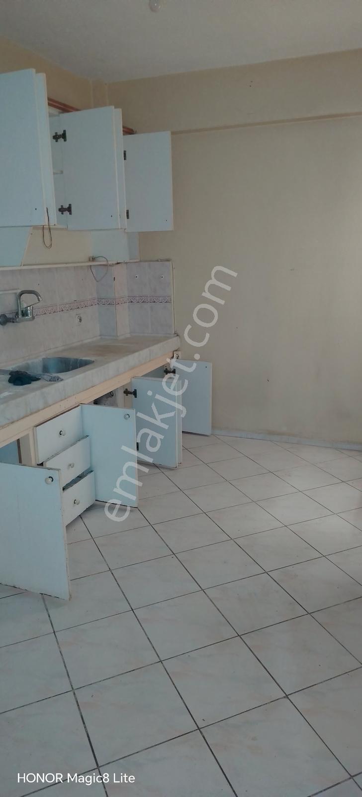 İzmir Menemen Lise Yolun Da Kiralık Daireler..