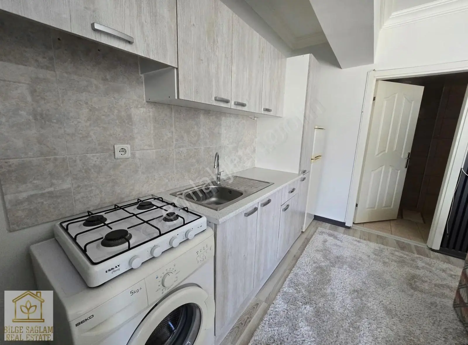 Üniversiteye Ve Emniyete Yürüme Mesafesinde Kiralık Eşyalı 1+1 - Görsel 9