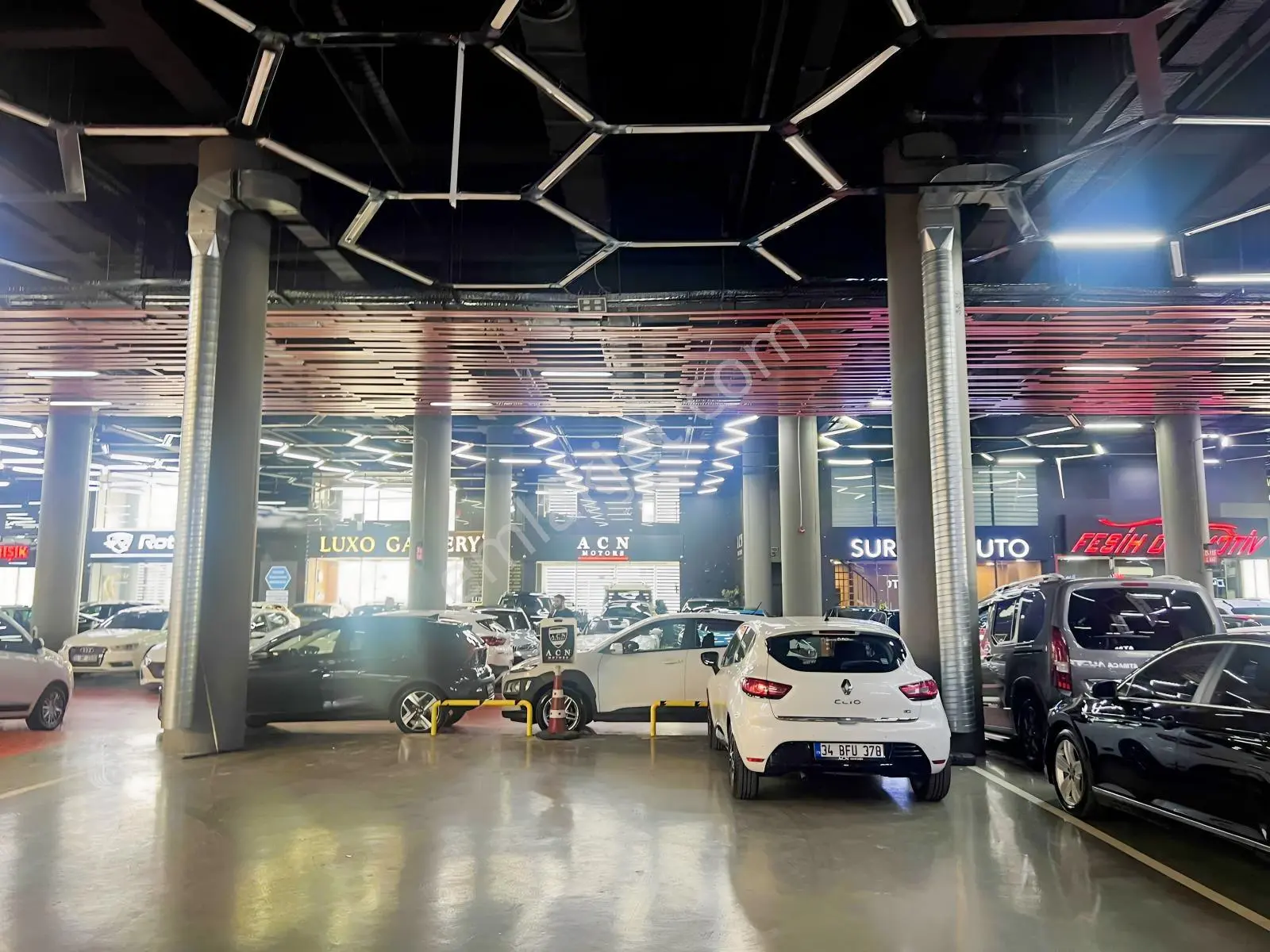 Autopia Galericiler Sitesinde Kiralık Dükkan