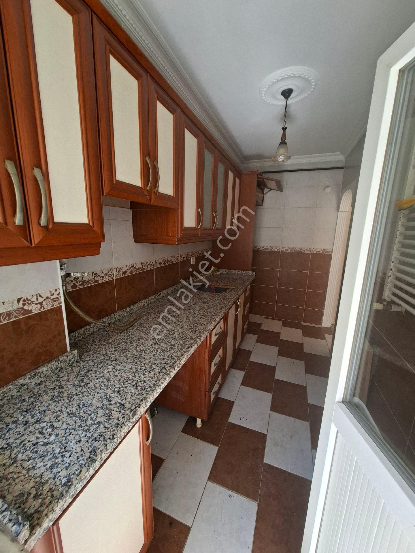 Bahcelievler Hürriyet Mahallesi Kiralık Daire Metro Metröbüse 10dakka Mesafete 15yıllık Pina - Görsel 11