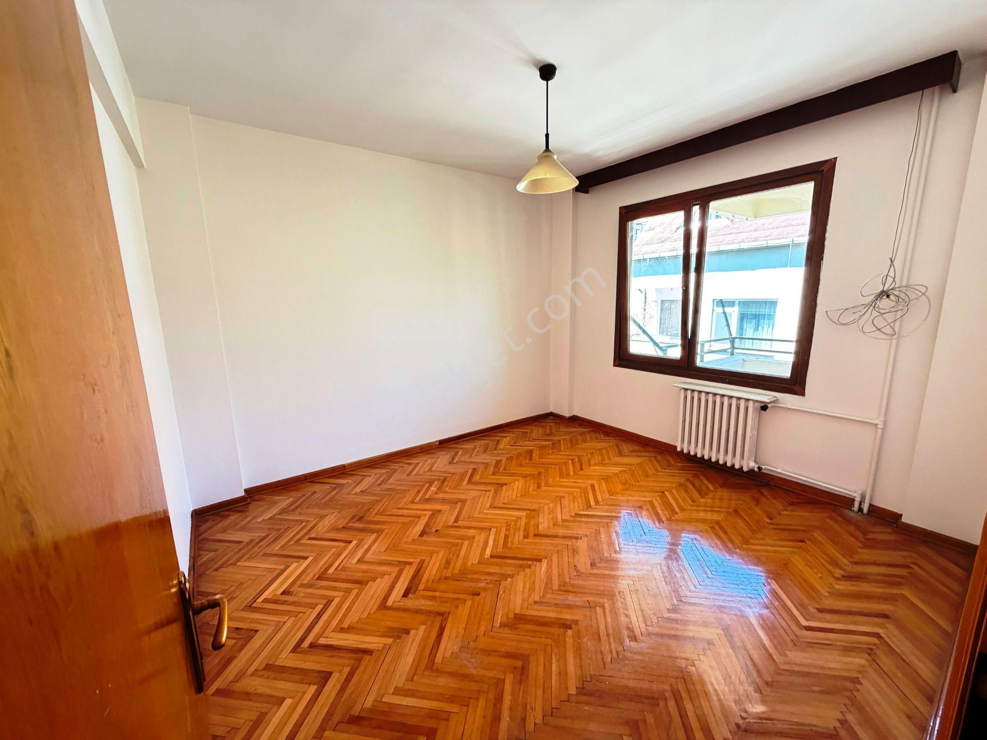 Bahariye Cad.paralel 4.kat İskanlı Balkonlu Boş 120m2 Satılık 3+1 - Görsel 12