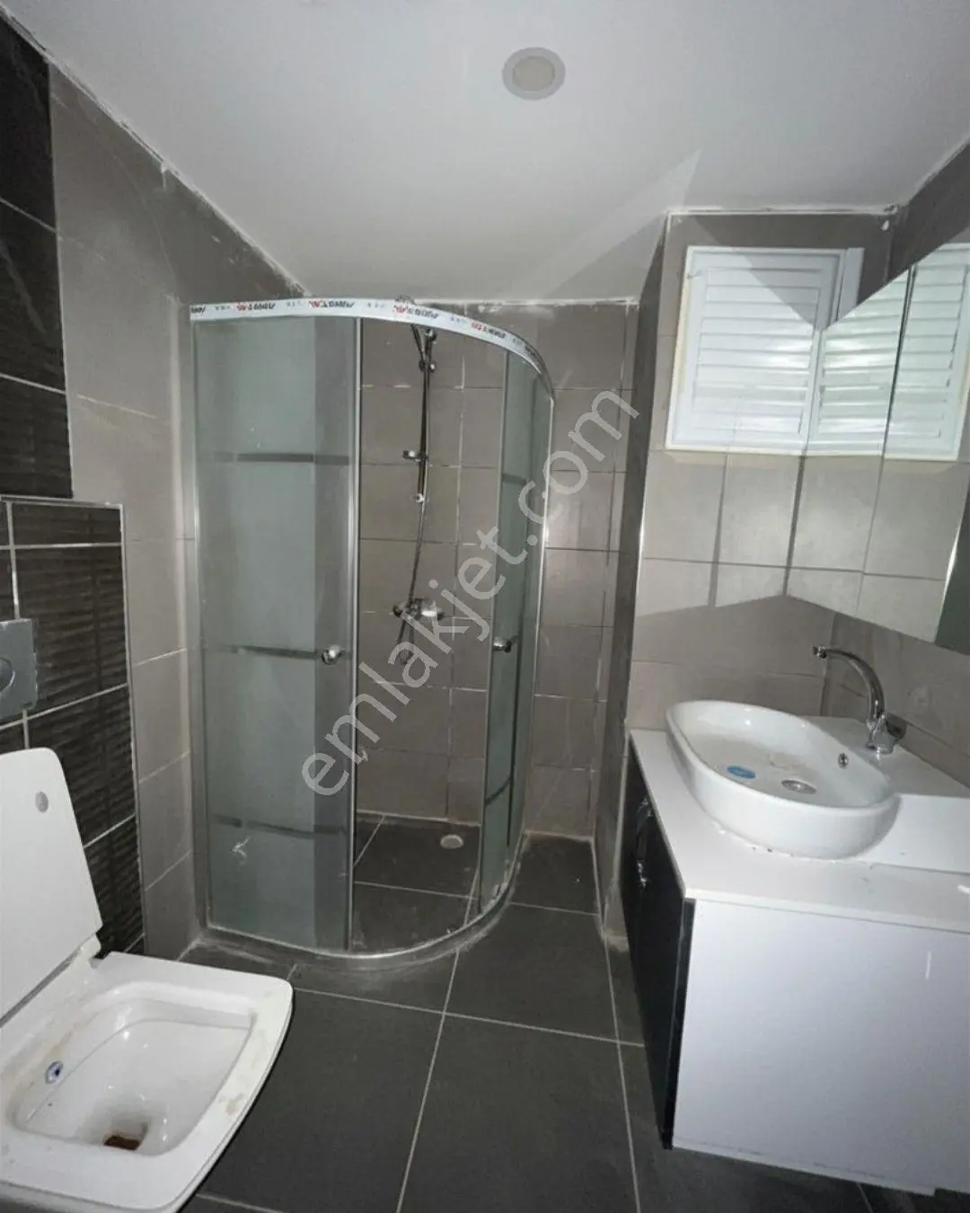 Esenyurt Hayat Park 4 Sitesinde Kiralık 1+1 Daire Havuz Güvenlik - Görsel 2