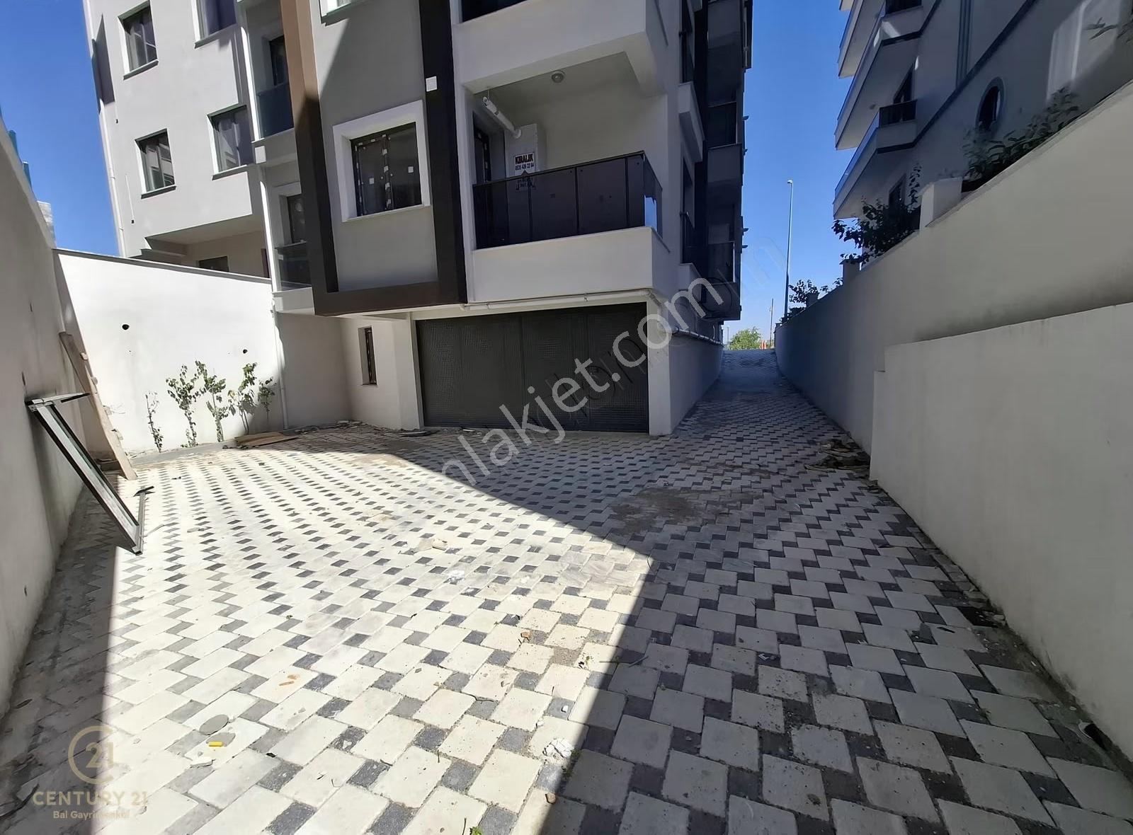 C21 Bal'dan Teknik Lise Caddesinde Full Eşyalı 1+1 Kiralık Daire - Görsel 3