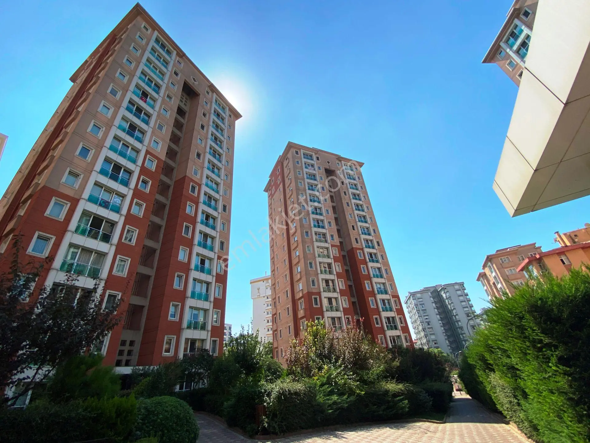 Bostancı City'de 150m2 Güney Cephe 2 Banyolu 4.kat Satılık 3+1
