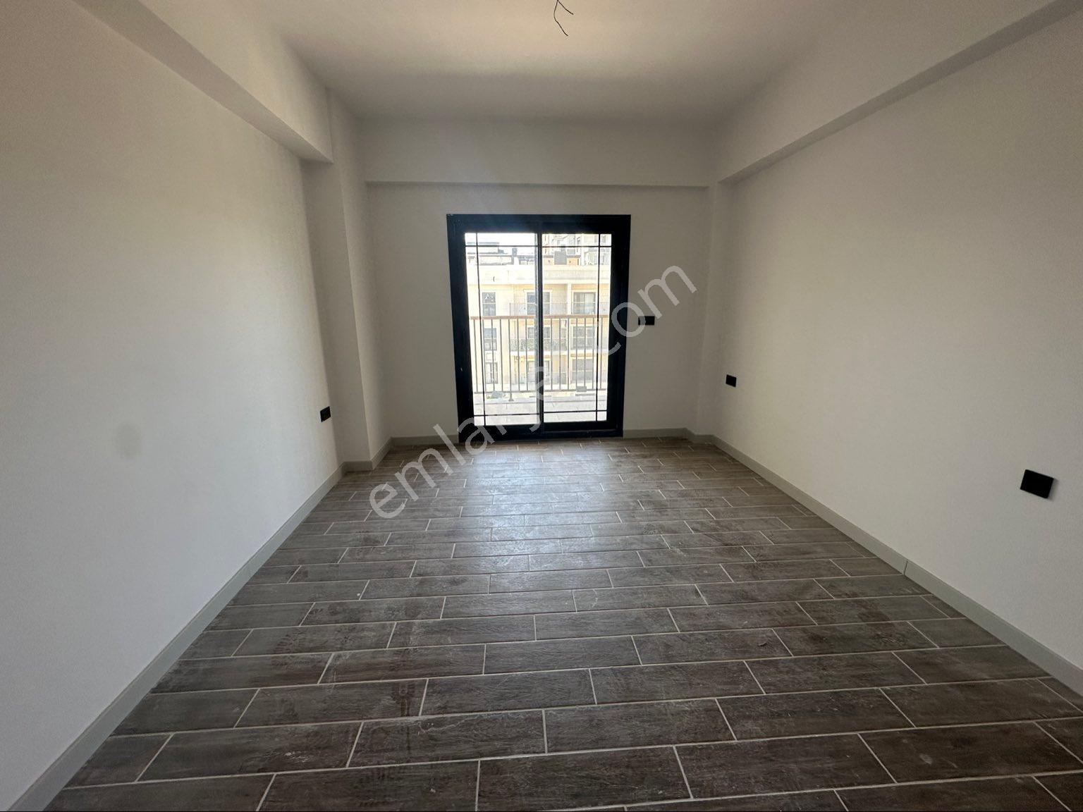 Gaziemir Beyazevler'de Havuz Cepheli Sıfır 4+1 Kiralık Daire - Görsel 21