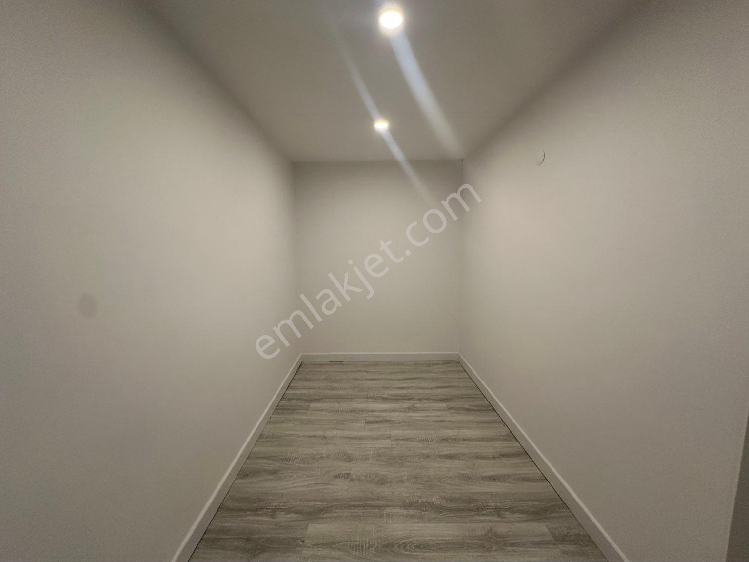 Gaziemir Beyazevler'de Havuz Cepheli Sıfır 4+1 Kiralık Daire - Görsel 19