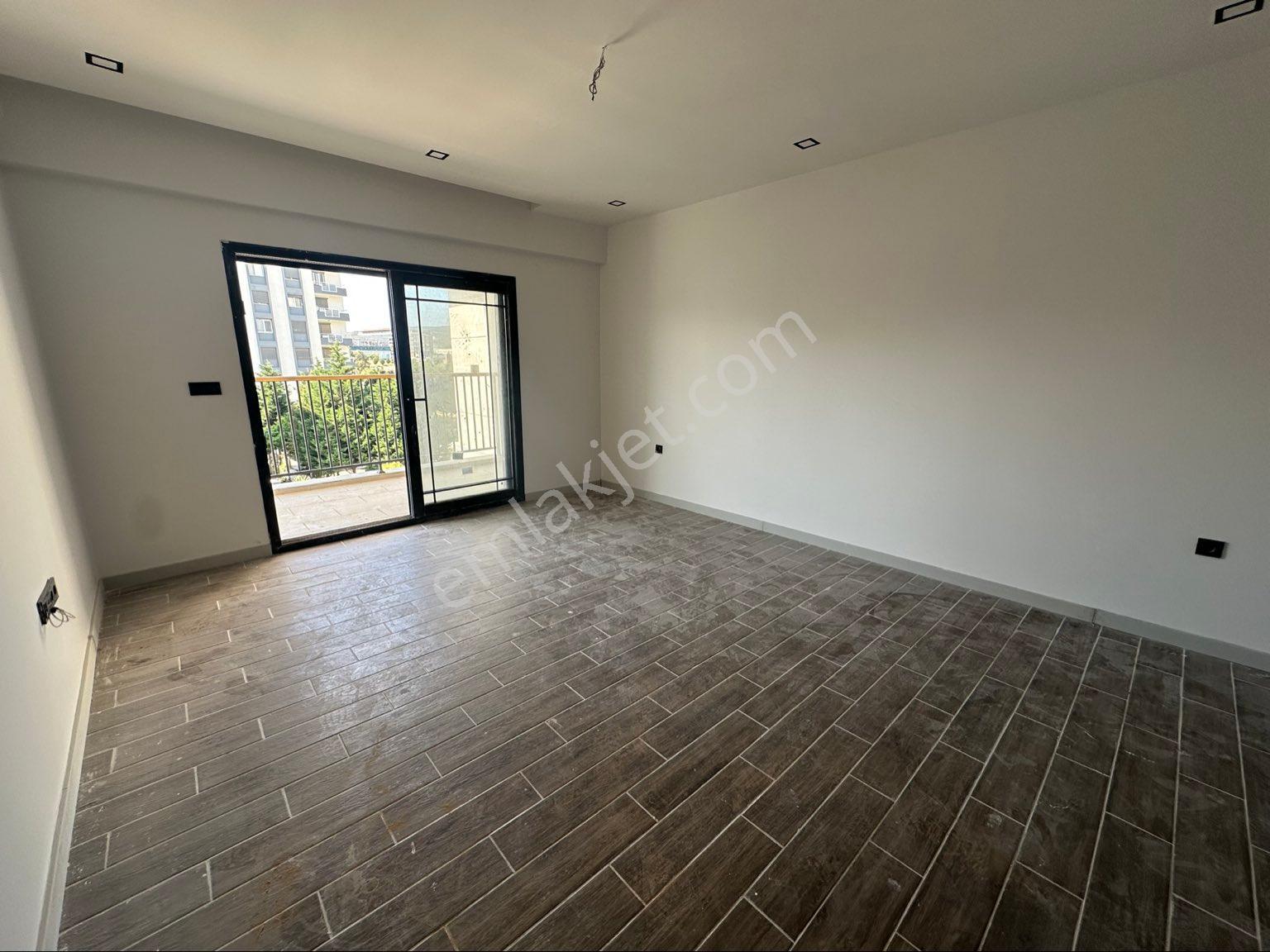 Gaziemir Beyazevler'de Havuz Cepheli Sıfır 4+1 Kiralık Daire - Görsel 26