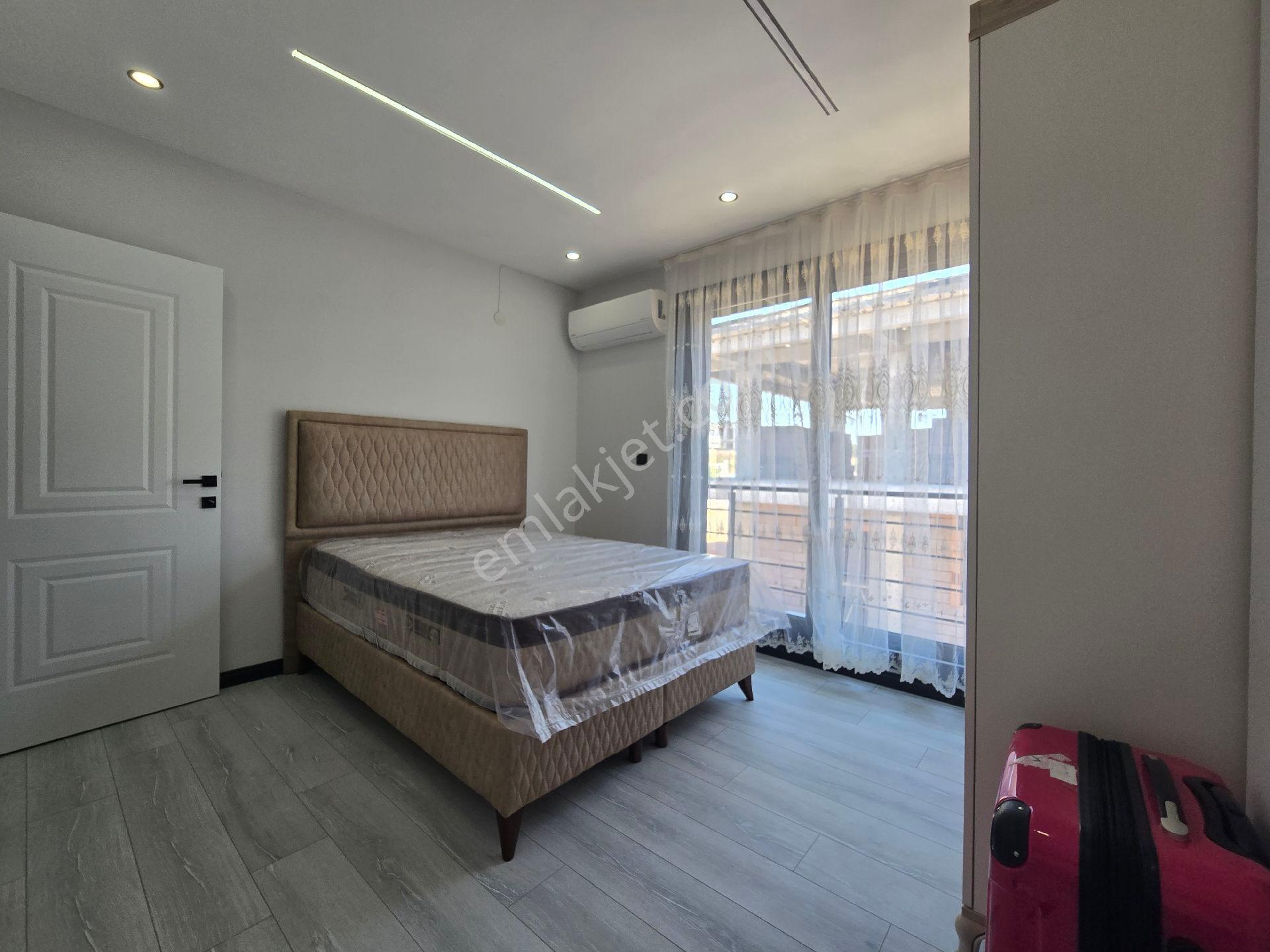 Didim'de Havuzlu Site İçi Köşe Başı Bahçeli Satılık 3+1 Dubleks Villa - Görsel 14