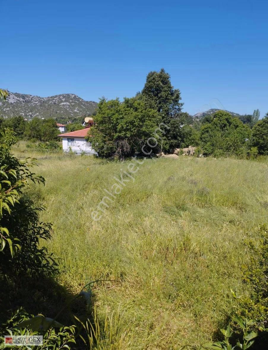 Alanya Güzelbağ'da Satılık 1.900m2 Arsa