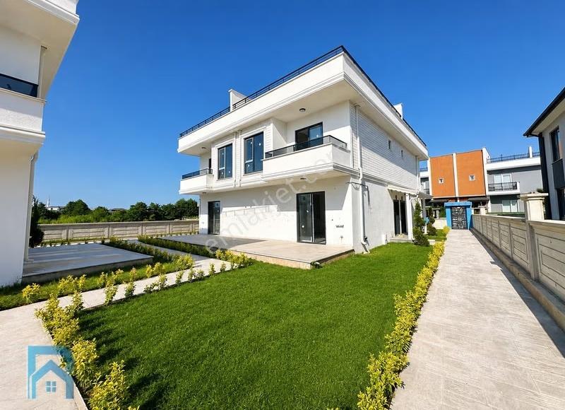 Havuzlu Ve Müstakil Bahçeli Sıfır Yerden Isıtma Teraslı Villa - Görsel 12