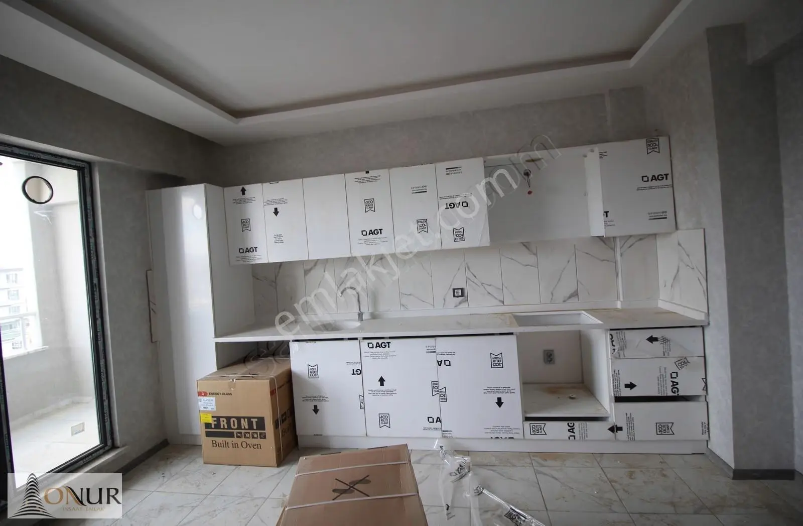 Onur Emlak Emirgazi Mah. Site İçi 2+1 Sıfır Kiralık Daire