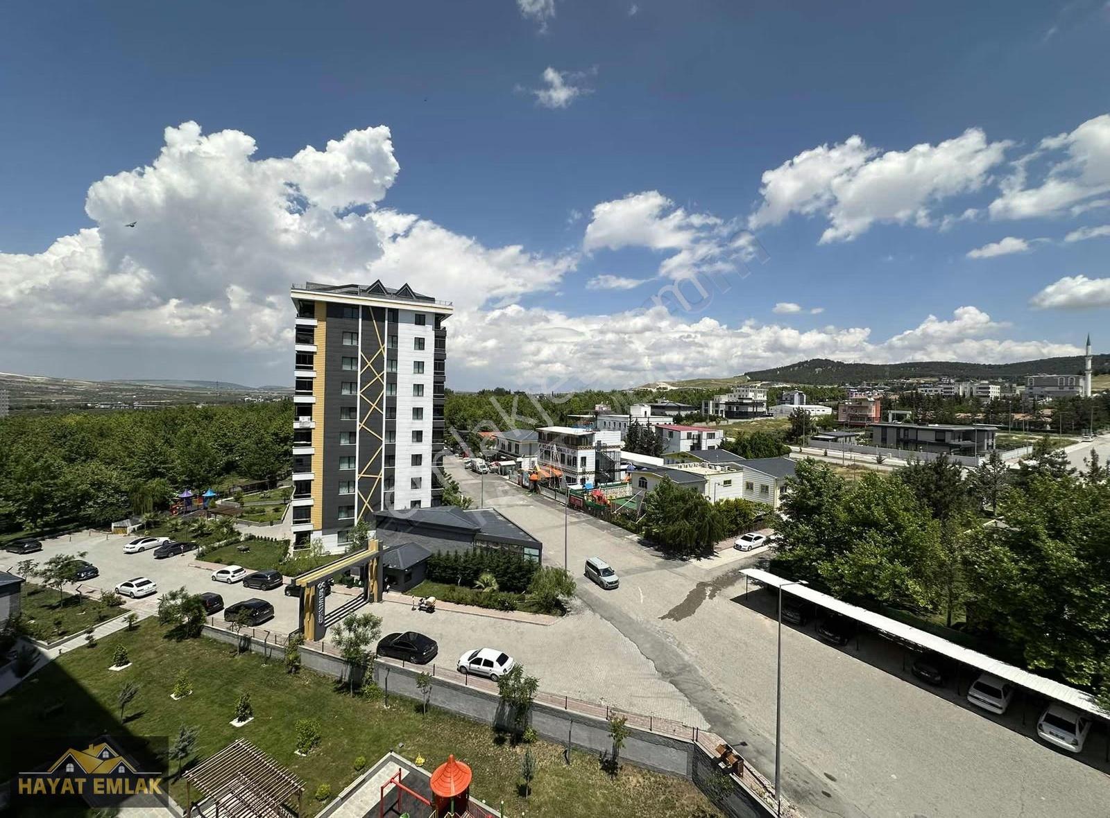 Hayat Emlak'tan Satılık Lüks Daire: Site İçinde, Merkezi Konumda - Görsel 32