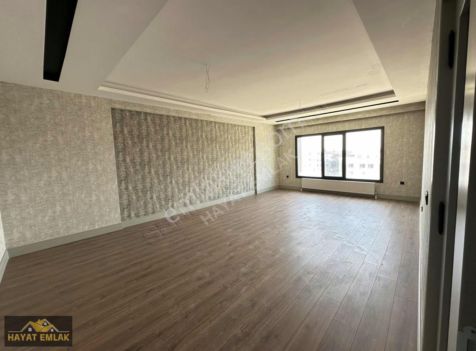Hayat Emlak'tan Satılık Lüks Daire: Site İçinde, Merkezi Konumda - Görsel 34