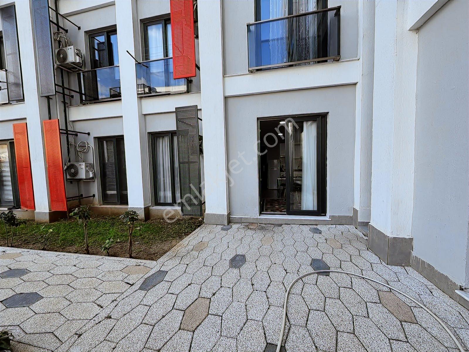 Canyon'da Eşyalı Köşe Havuz Cepheli Daire - Görsel 13