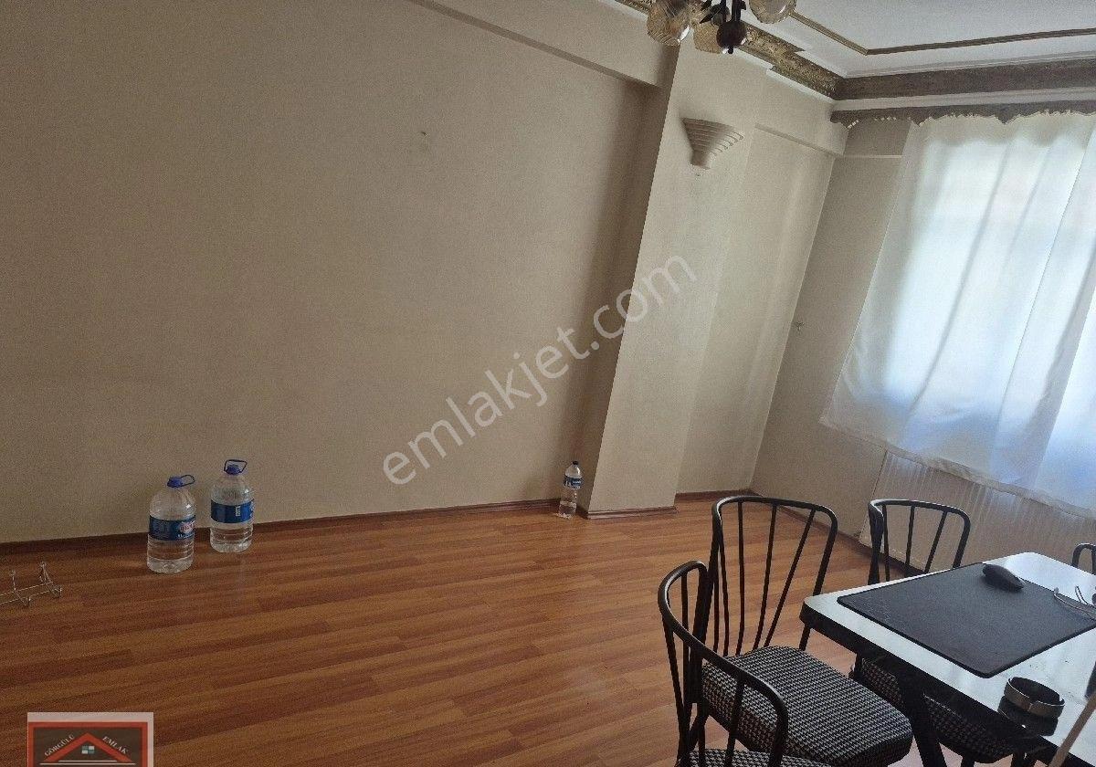Kiralık 1 Kat Balıkonlu Gazi Mahallesi Sultangazi İstanbul