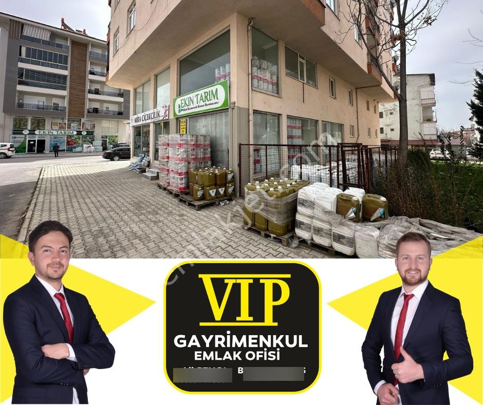 Vıp Gayrimenkul'den Elmalı Çarşı Merkezde 2 Katlı Köşe Dükkan