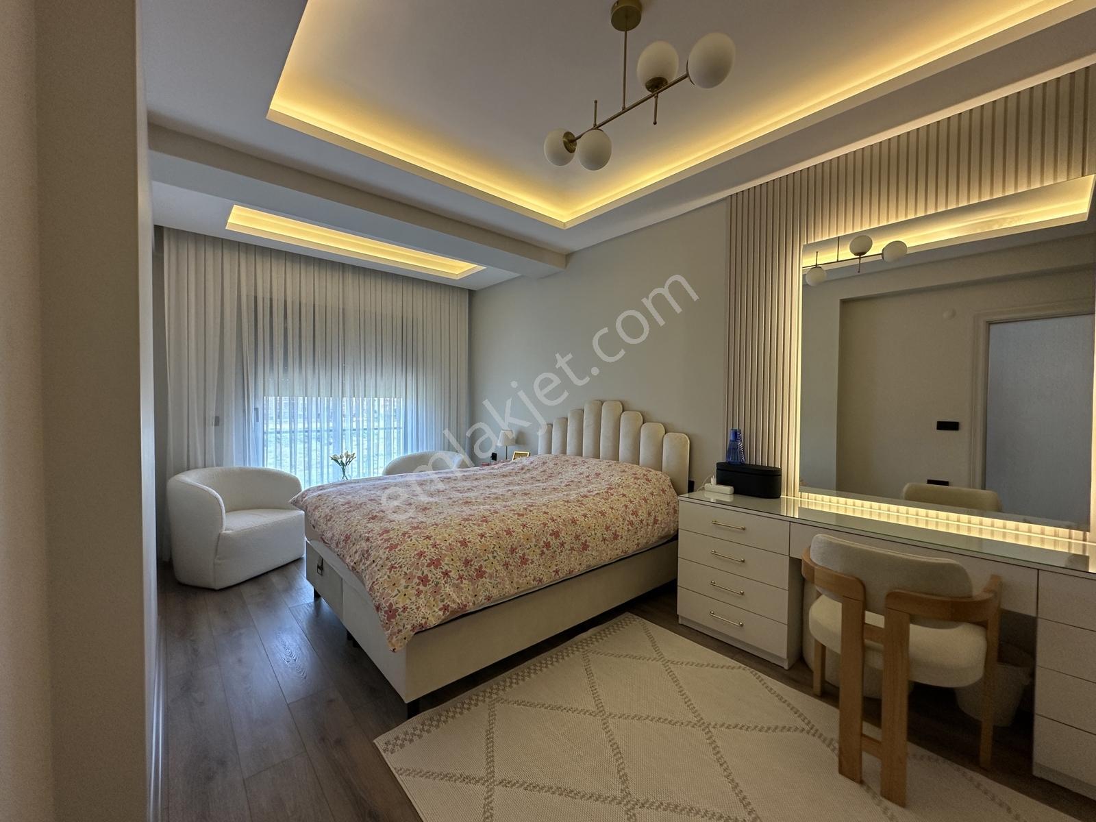 Menderes Cüneytbey Mahallesi Satılık Müstakil Havuzlu 4+1 Villa - Görsel 31