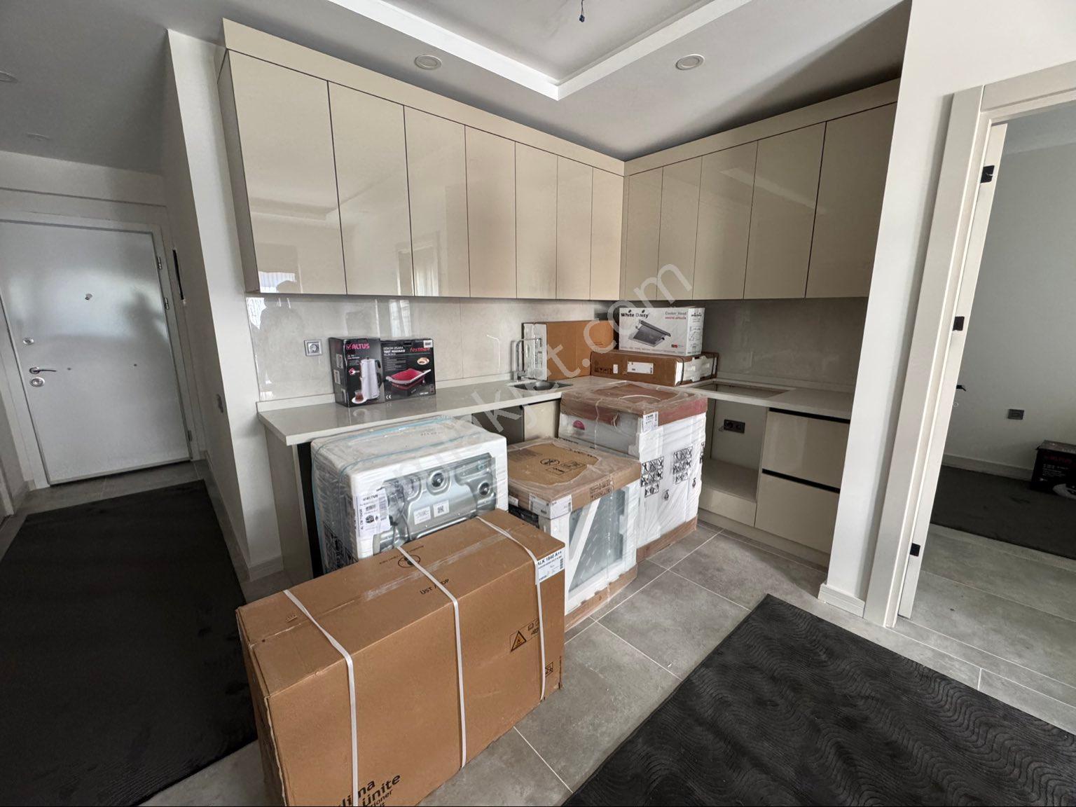 Lüks Site İçi Full Sıfır Eşyalı 1+1