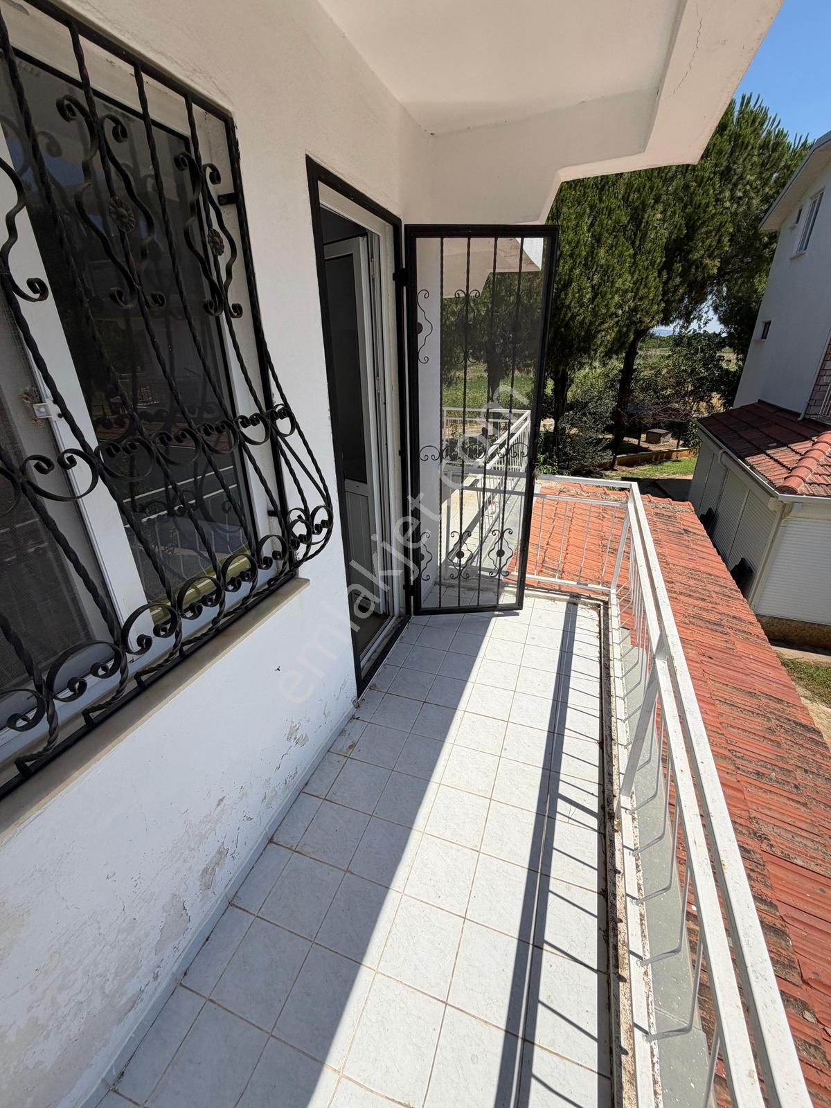 Altınova Sahile 150 Metre Mesafede Site İçerisinde Satılık Villa - Görsel 26