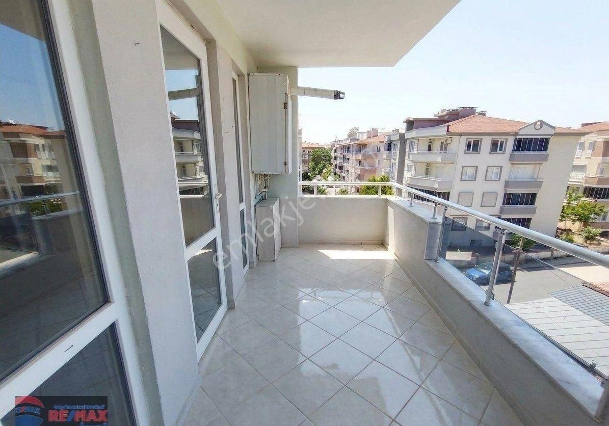 Re/max İnci'den Bahçelievler Beyoğlu Caddesi Kiralık 3+1 Teraslı Çatı Dubleks Daire - Görsel 9